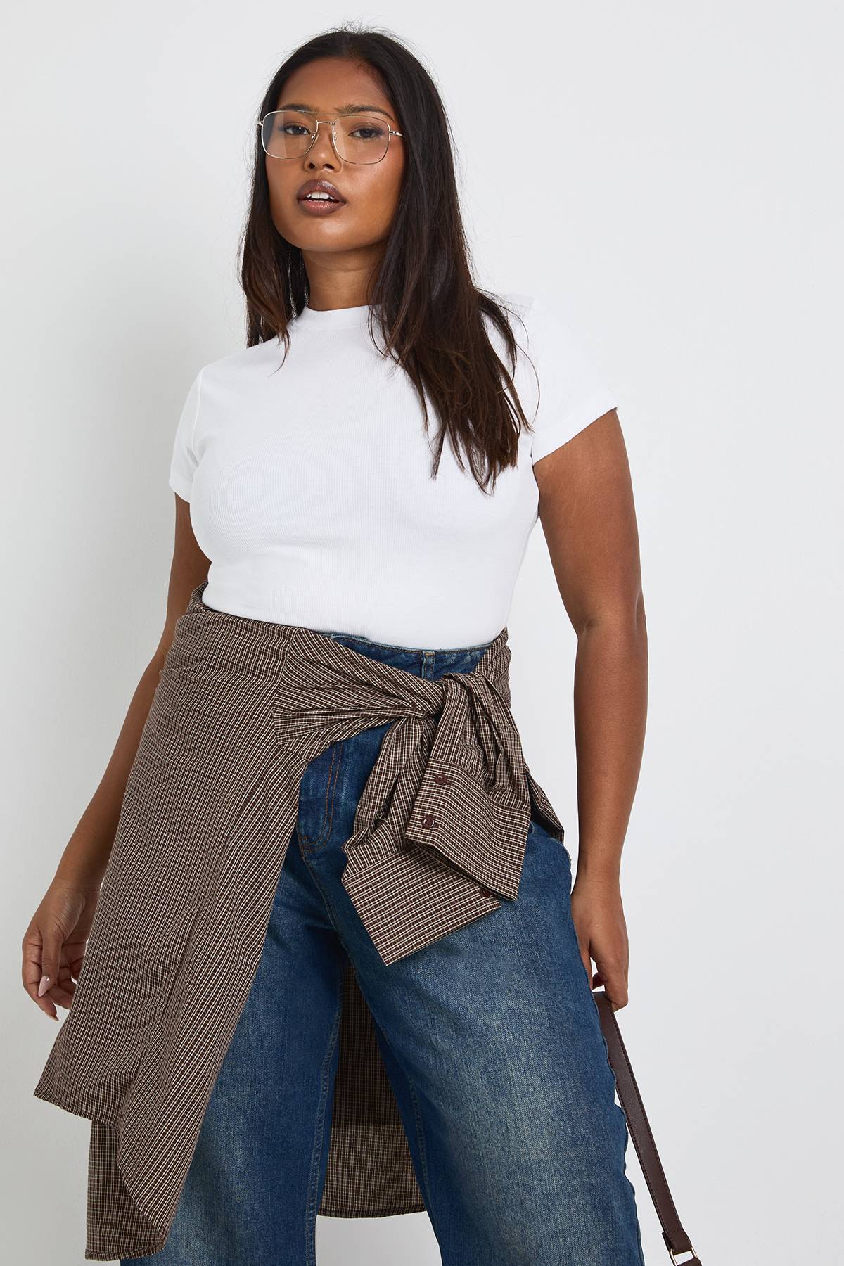boohoo Haut Ajusté Côtelé À Manches Courtes Plus Basic
