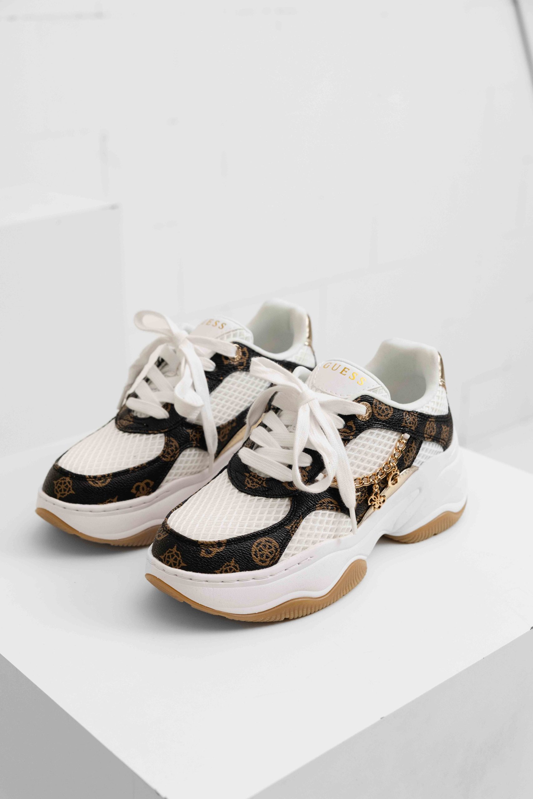 Guess Runner Sneakers Dames Wit/Bruin