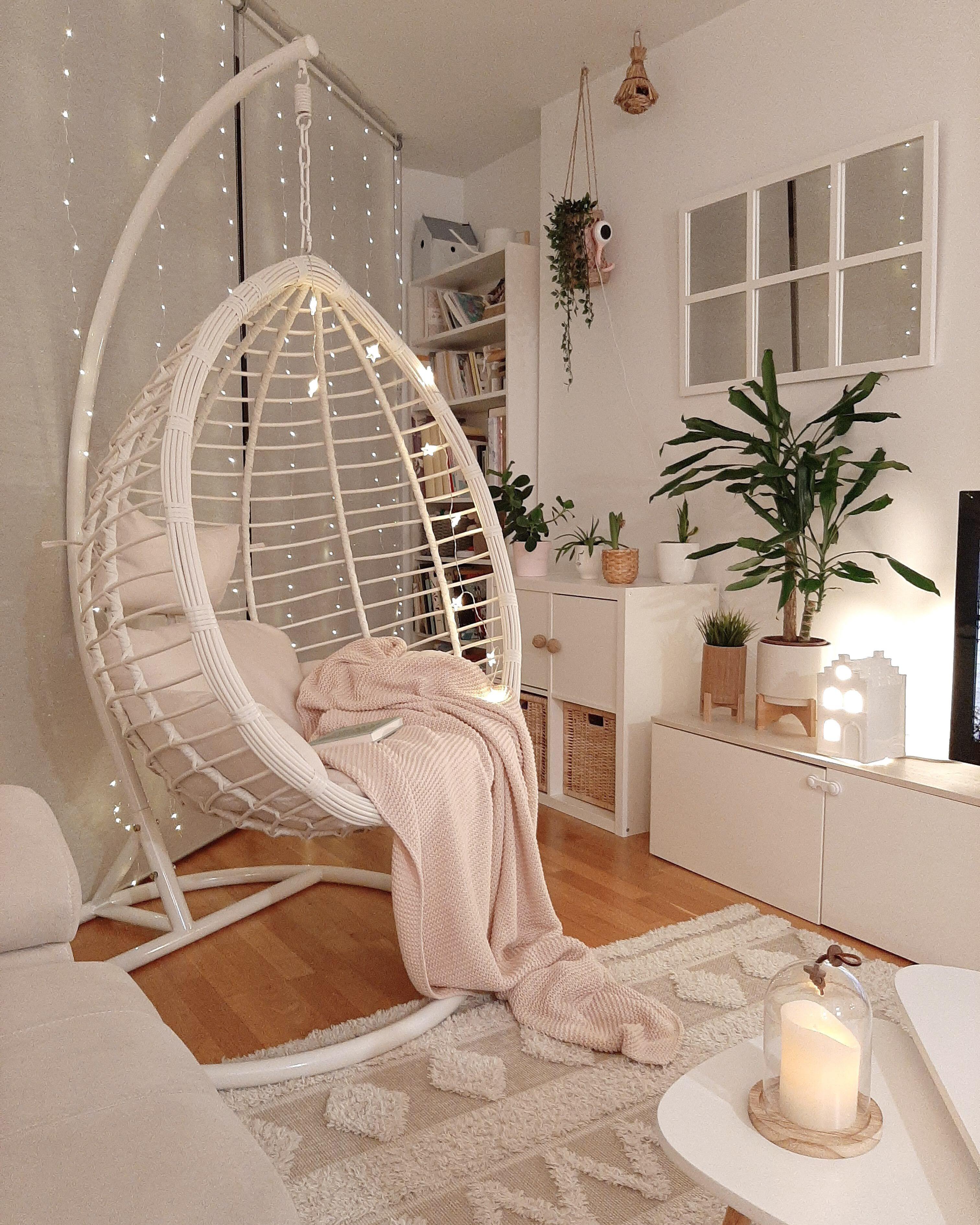 Hangstoel met standaard FANO PE rotan Wit