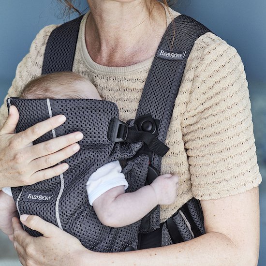 Porte-bébé Mini   Bleu Marine Mesh 3D        de               BabyBjörn