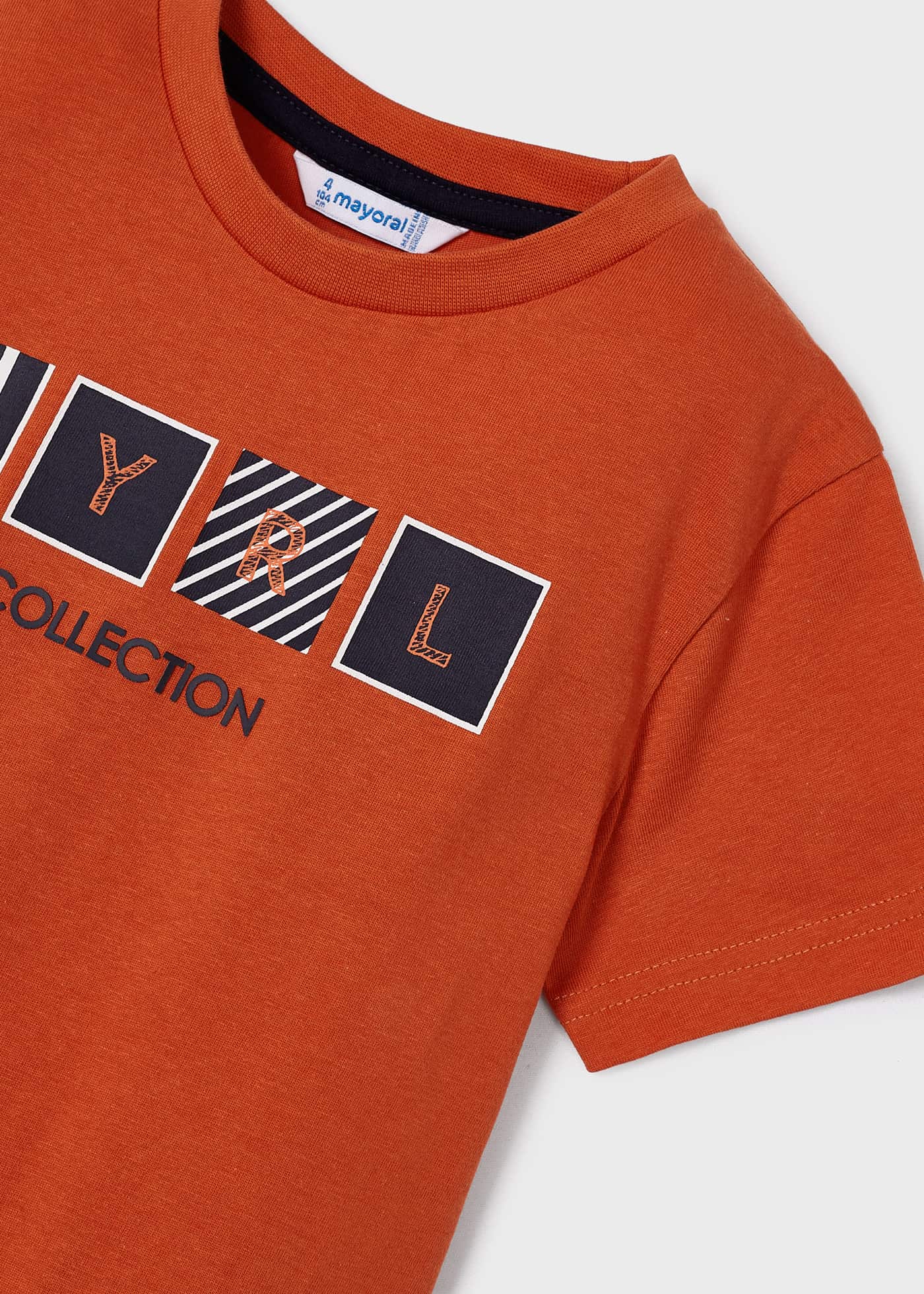 Camiseta estampada em algodão sustentável para meninos