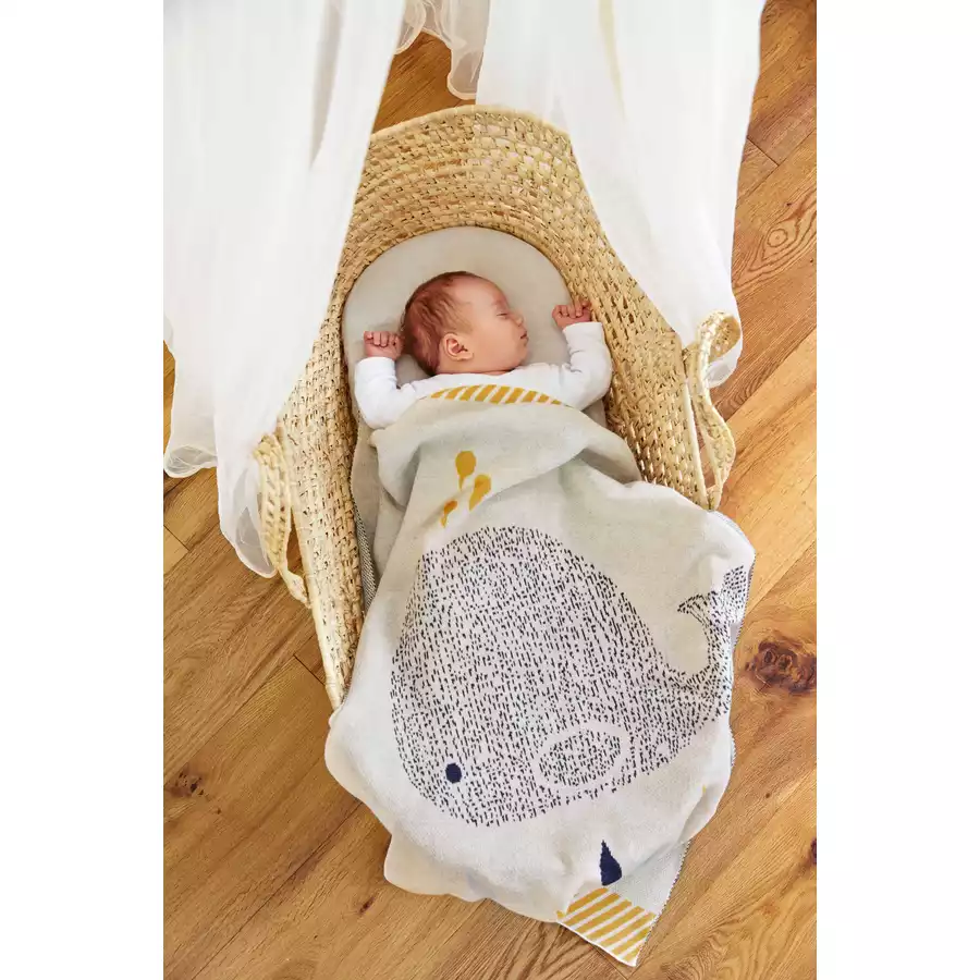 LÄSSIG Babydecke gestrickt Little Water Whale 75 x 100 cm