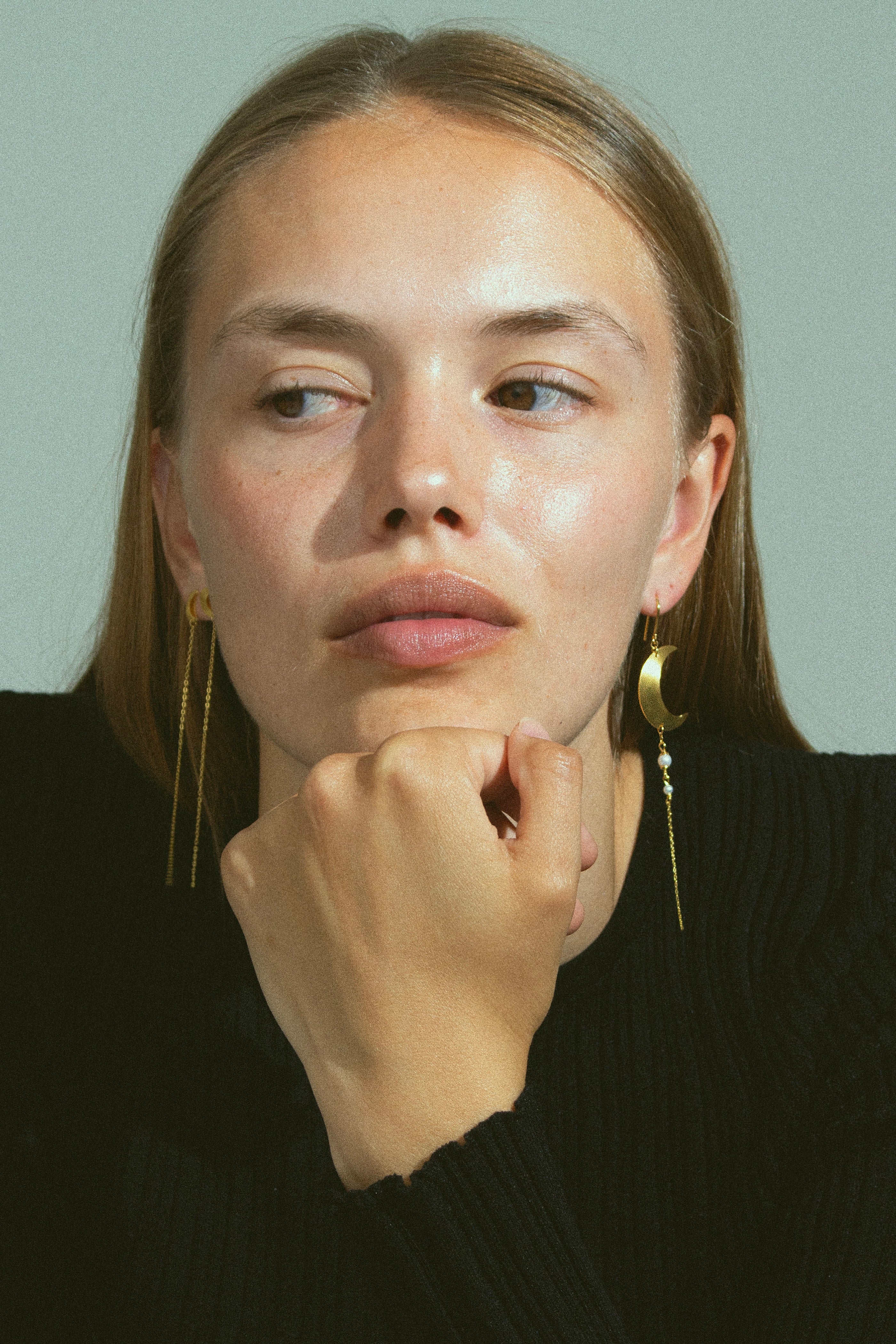 Jane Kønig  Half Moon Chain ørestik - forgyldt