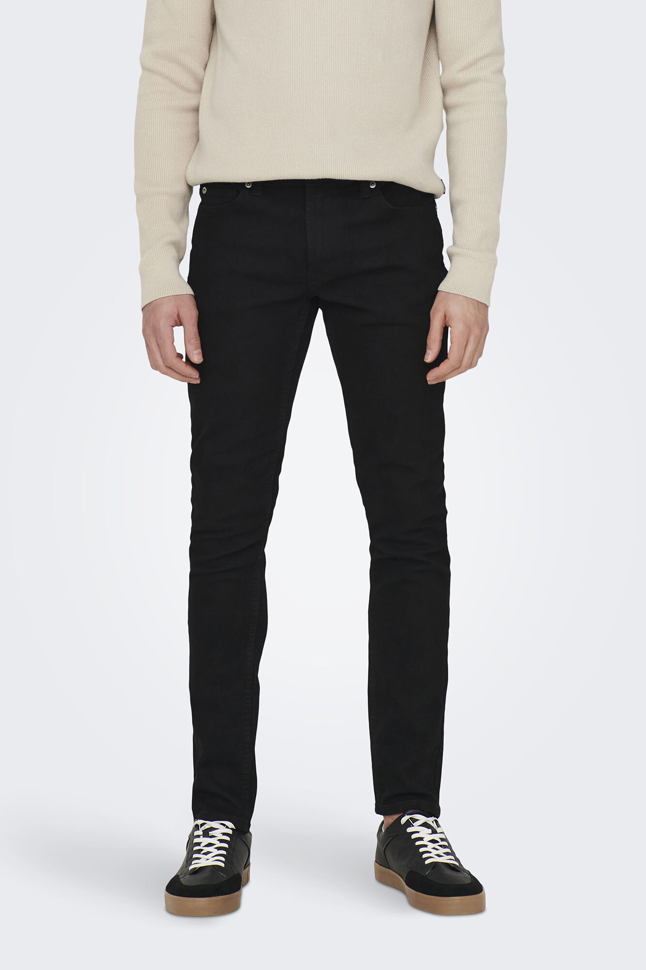 calça jeans slim fit com 5 bolsos