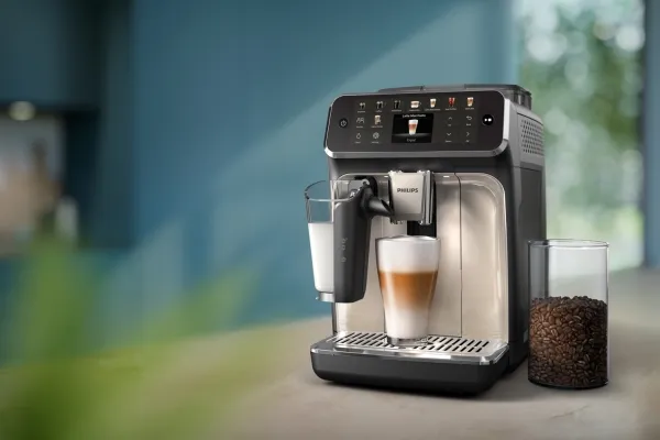 Philips 5500 series EP5547 - Automatisk kaffemaskine med capuccinatore - 15 bar - sort/krombelagt
