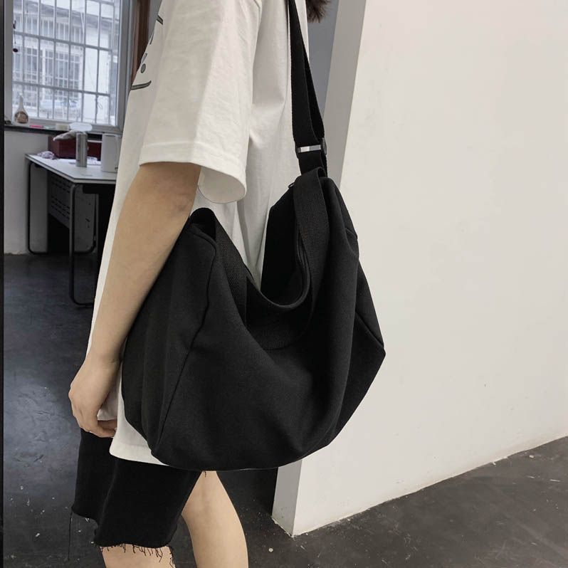 EAVALURE - Effen canvas crossbodytas met rits