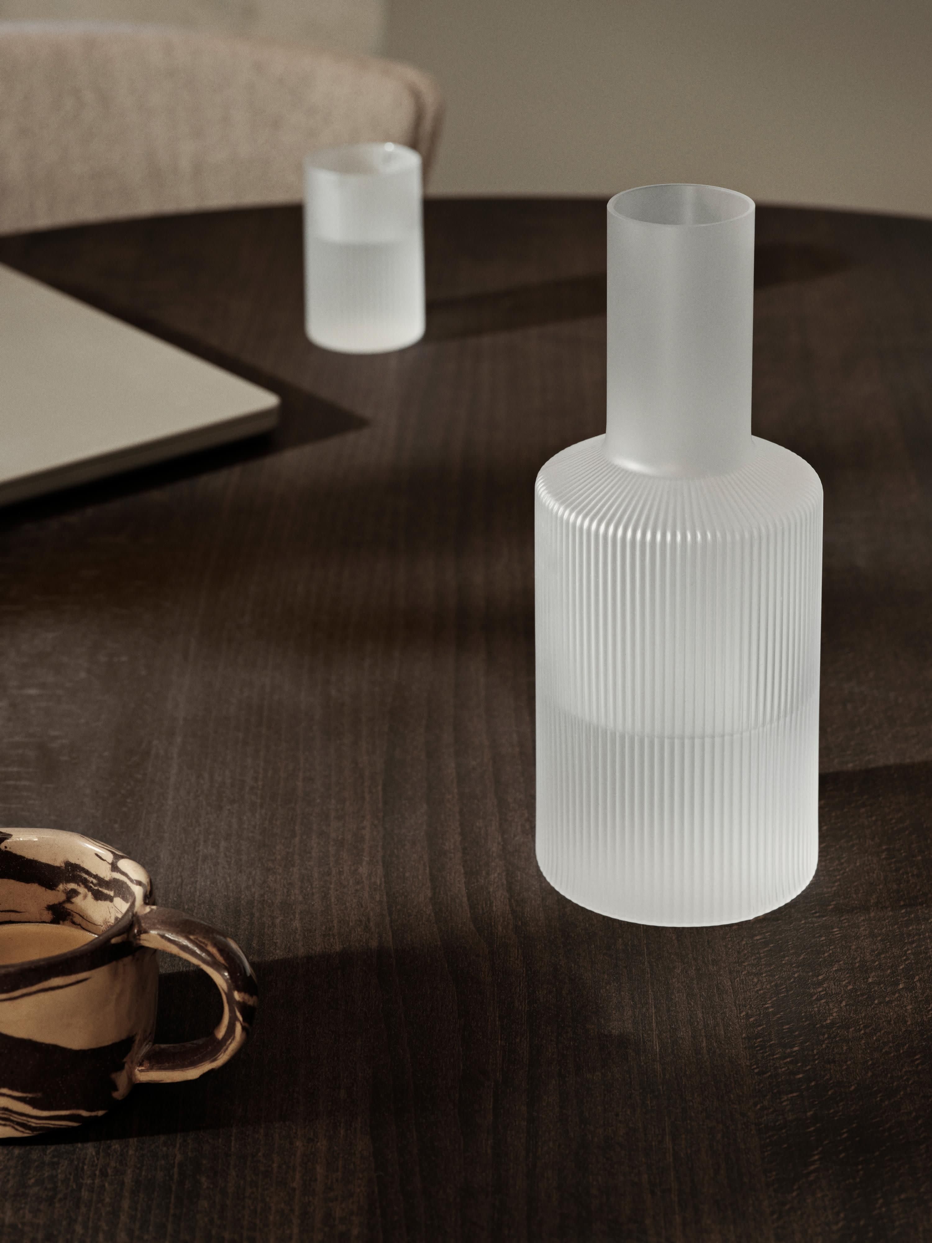 Mondgeblazen karaf Ripple met groefreliëf, 1 L