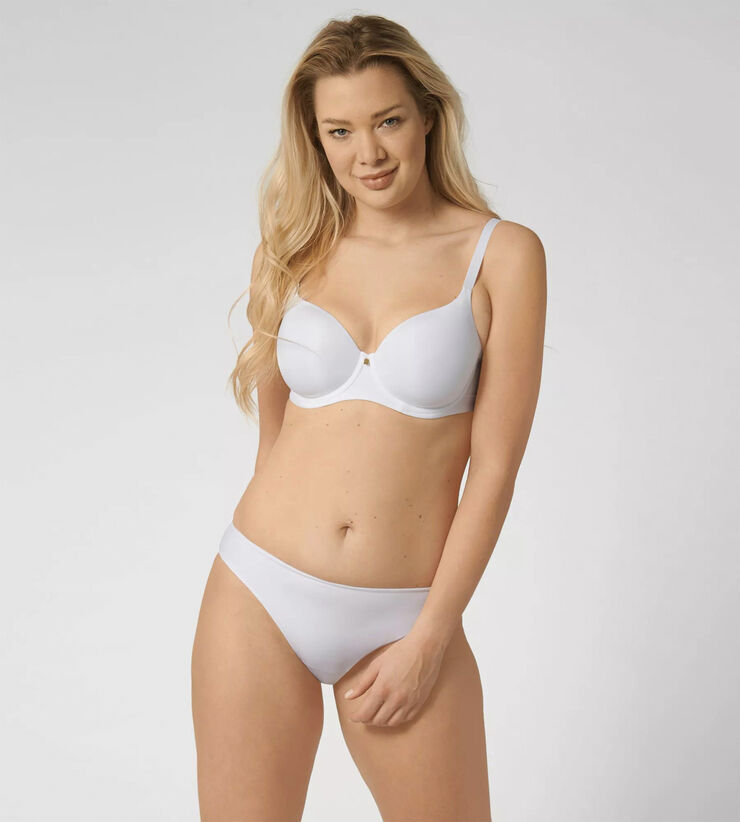 Triumph Body Make-Up Essentials WP White