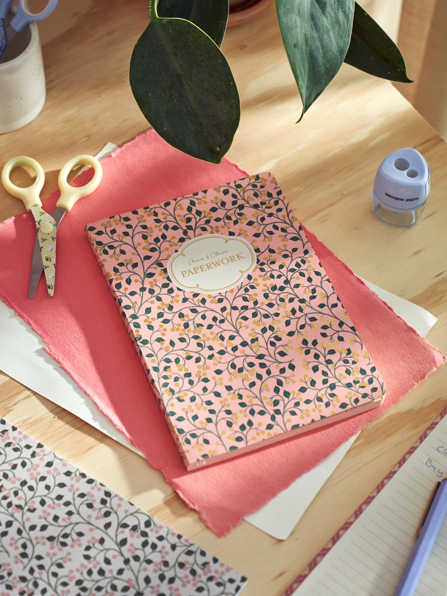 Notesbog med linjeret papir A5 | Papir. Softcover. A5. 126 sider. | Dusty Rose
