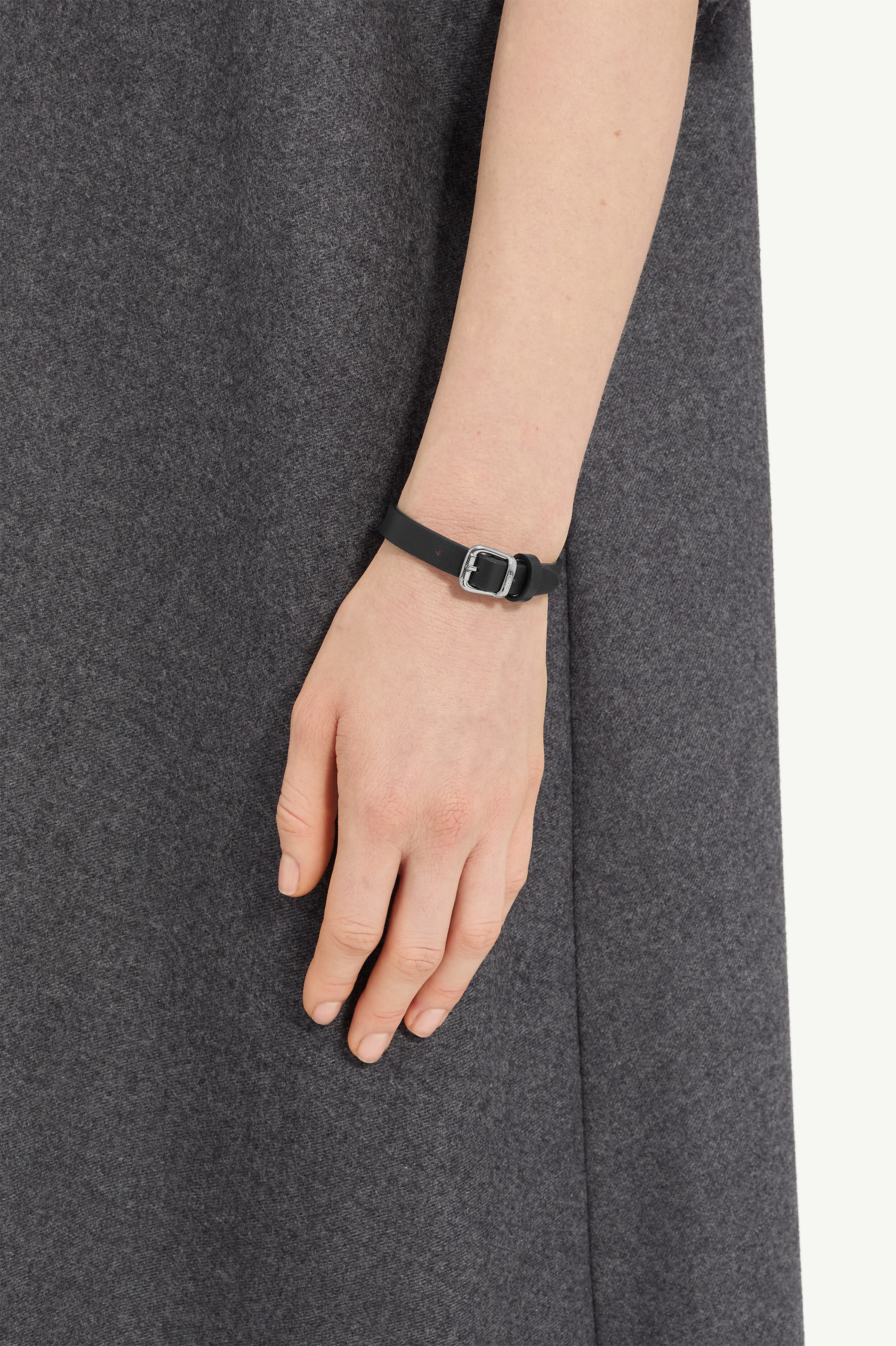 Bracelet à boucle en cuir de veau pour femme | MM6