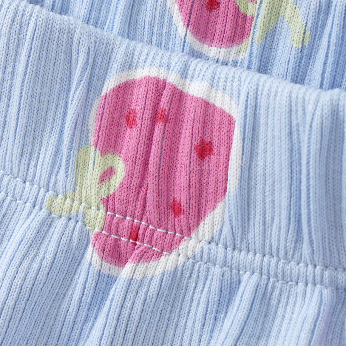 Famy Mädchen Shorty mit Erdbeeren allover hellblau