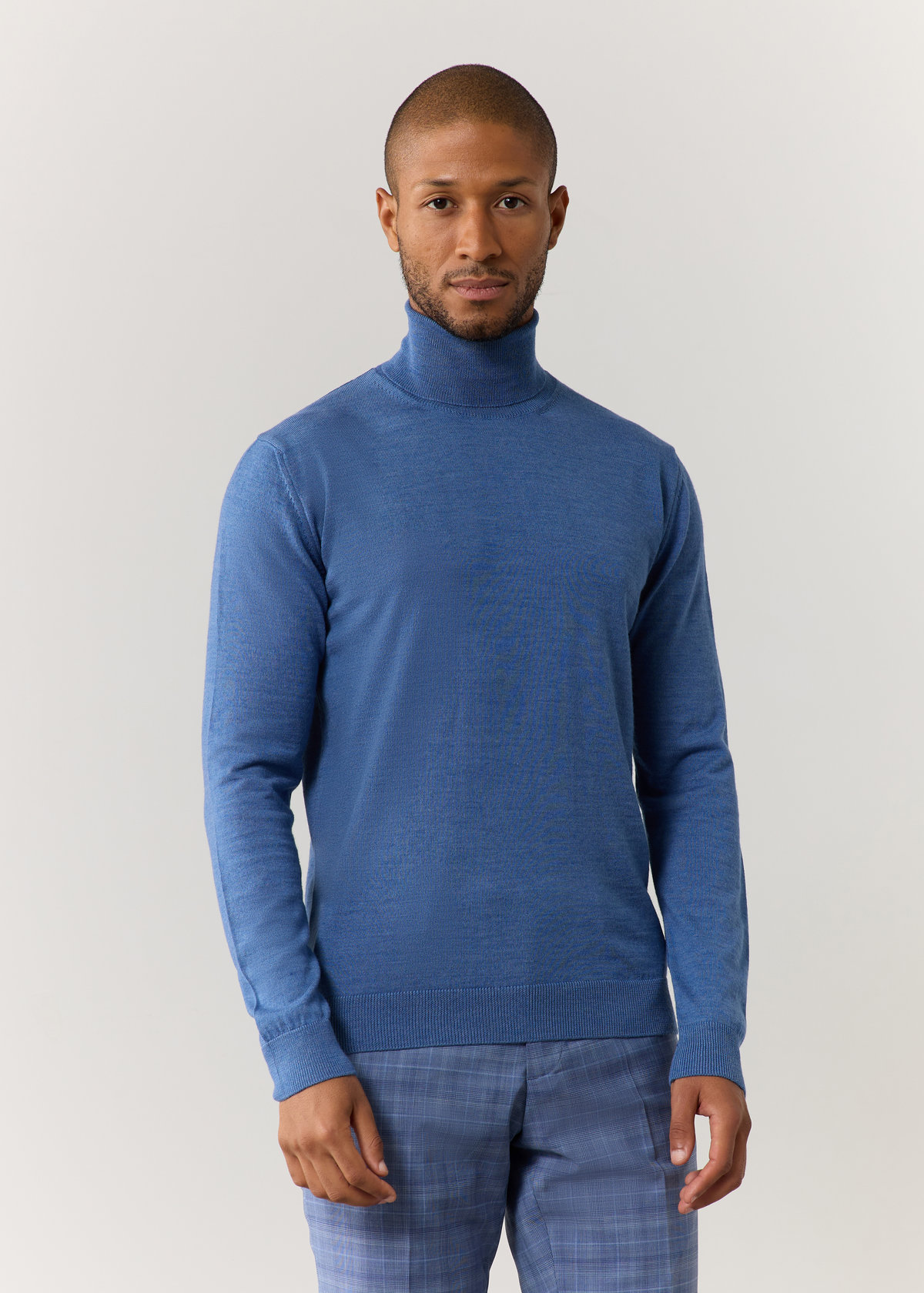 Pull col roulé en laine Mérinos mélangée unie bleu azur