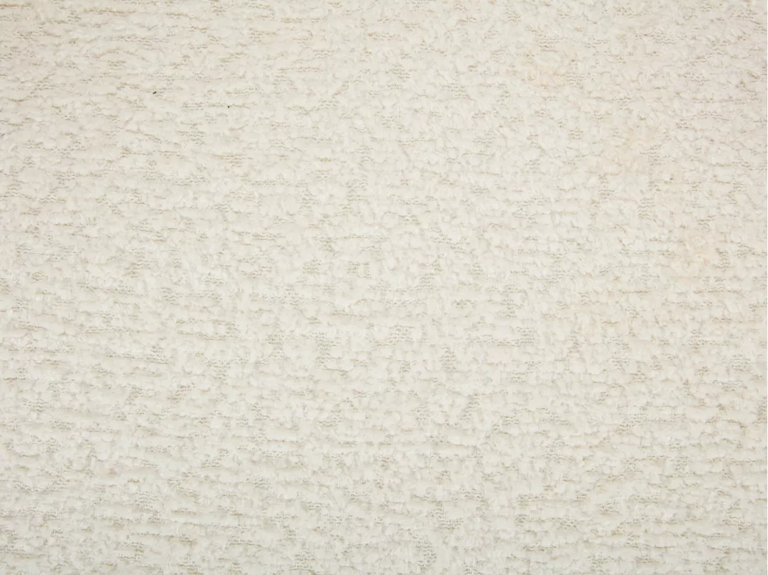 Chaise avec accoudoirs en tissu bouclette et bois d'hévéa naturel - Blanc - LIVELIA de Pascal MORABITO