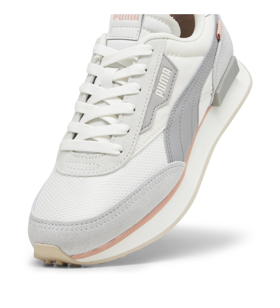 Tênis Puma Future Rider Soft, branco e cinza.