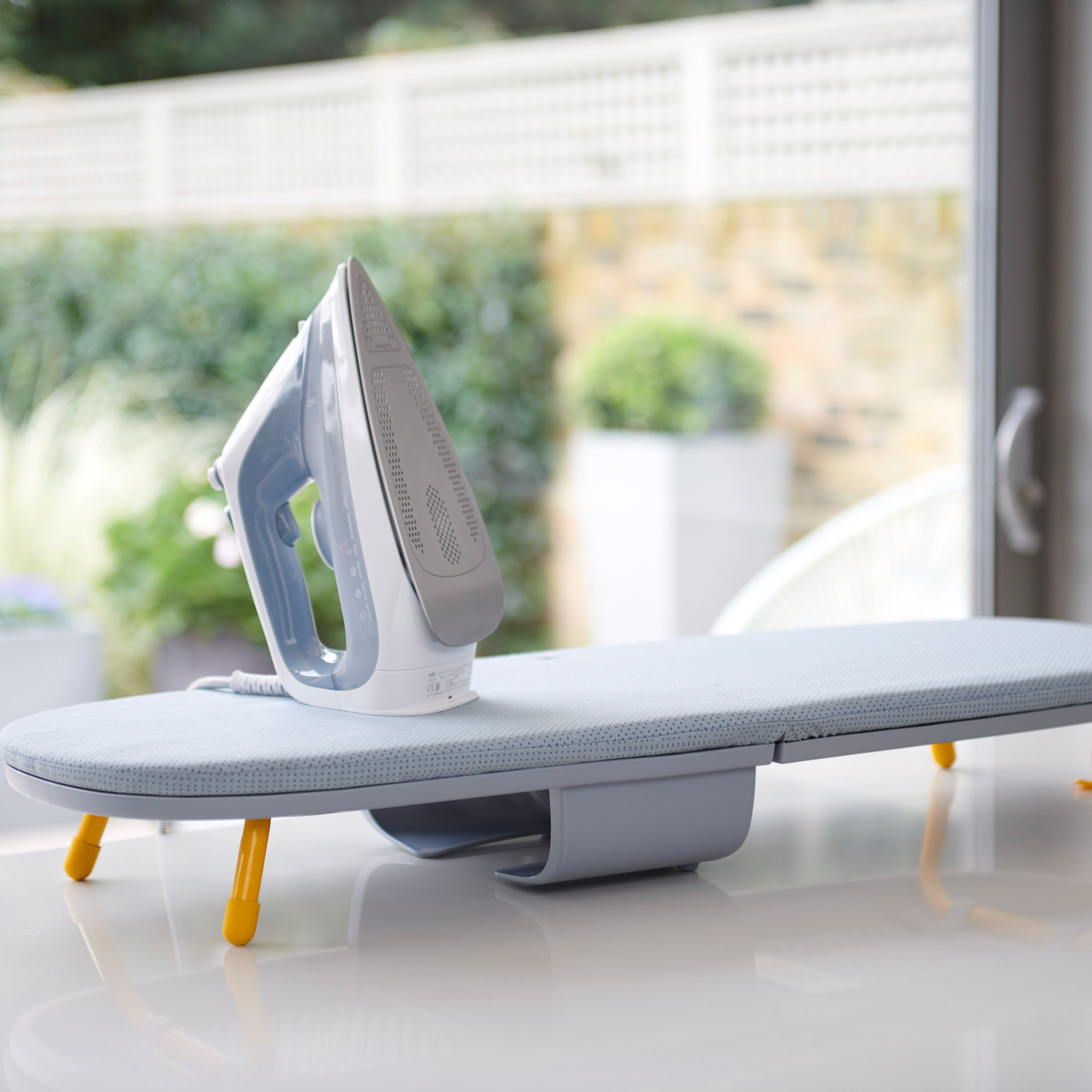 Joseph Joseph Pocket Vouwbare Strijkplank - Lichtgrijs