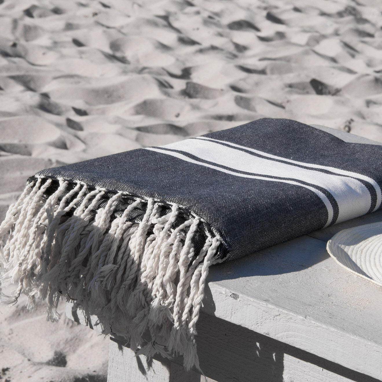 Febronie Fouta Traditionelle St Tropez rayure classique noire - 100x200 cm