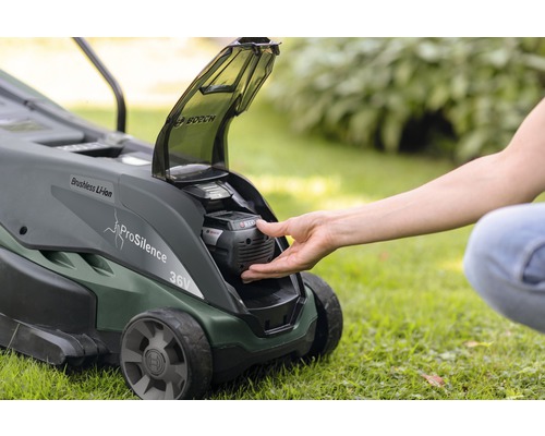 Bosch Home and Garden UniversalRotak 36-555 accu grasmaaier inclusief reservemes, lader en 1 x 4 Ah accu