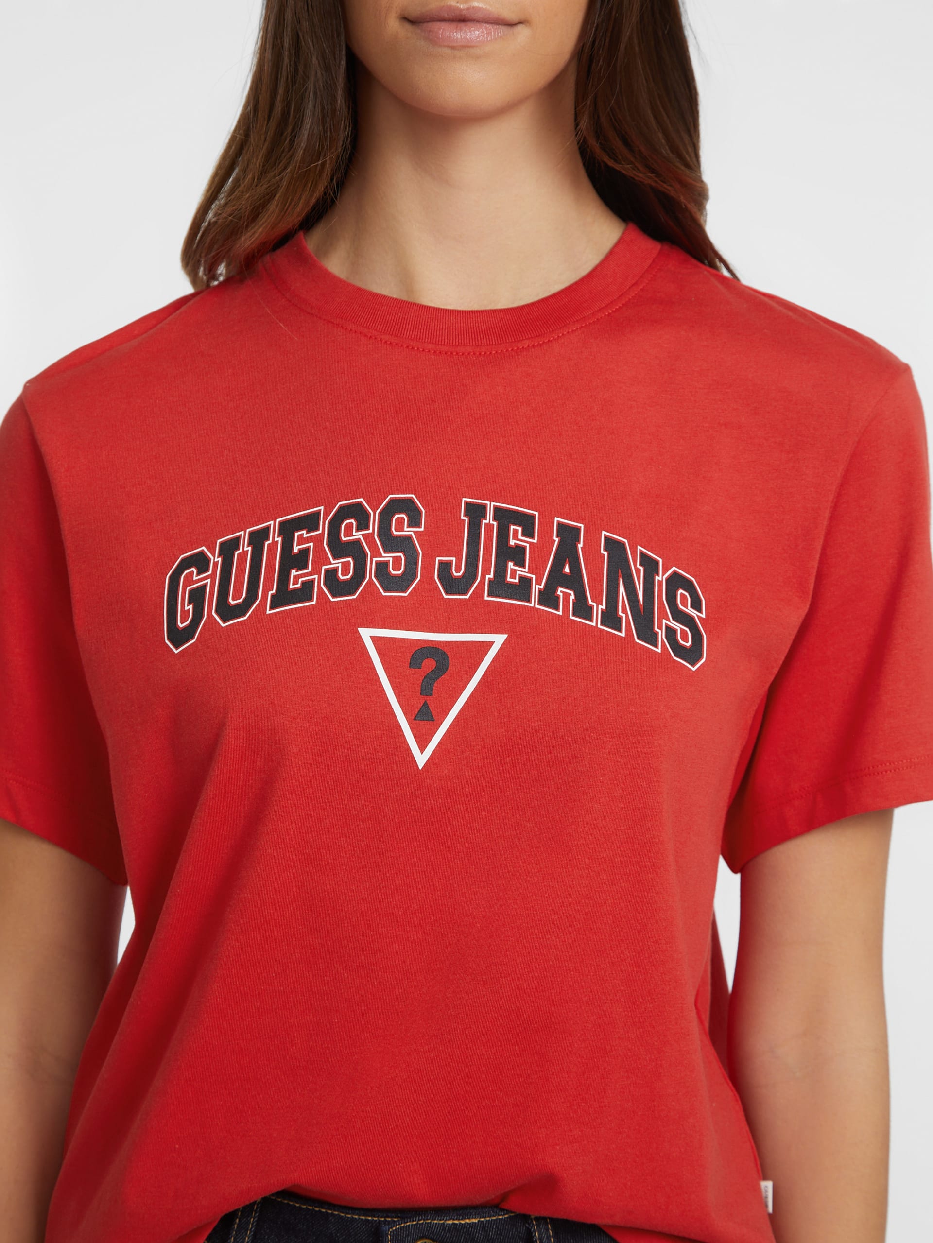 Camiseta com logo quadrado