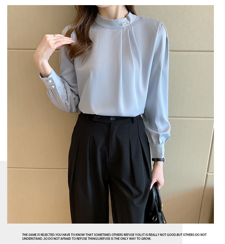 INEN - Blouse met neppe hals en imitatieparels