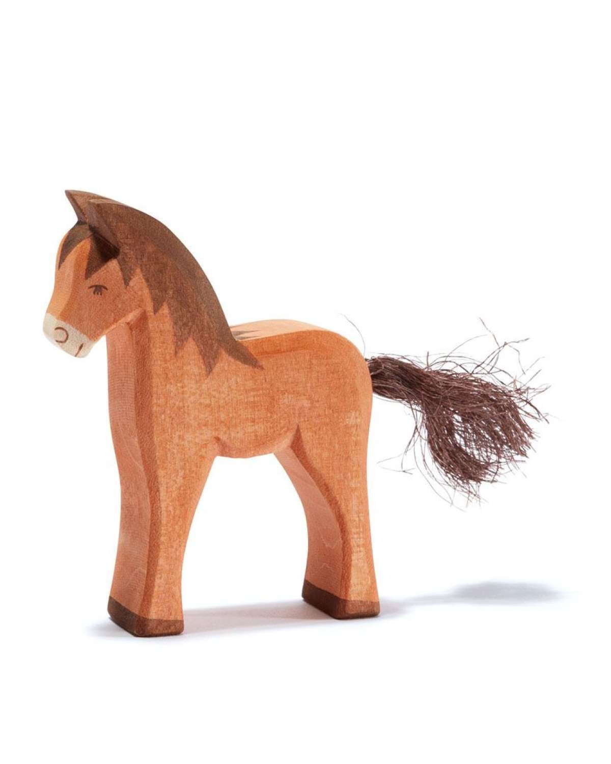 Hest Lekedyr – Håndlaget Trefigur | Bondegård Leke, liten 9,6 cm