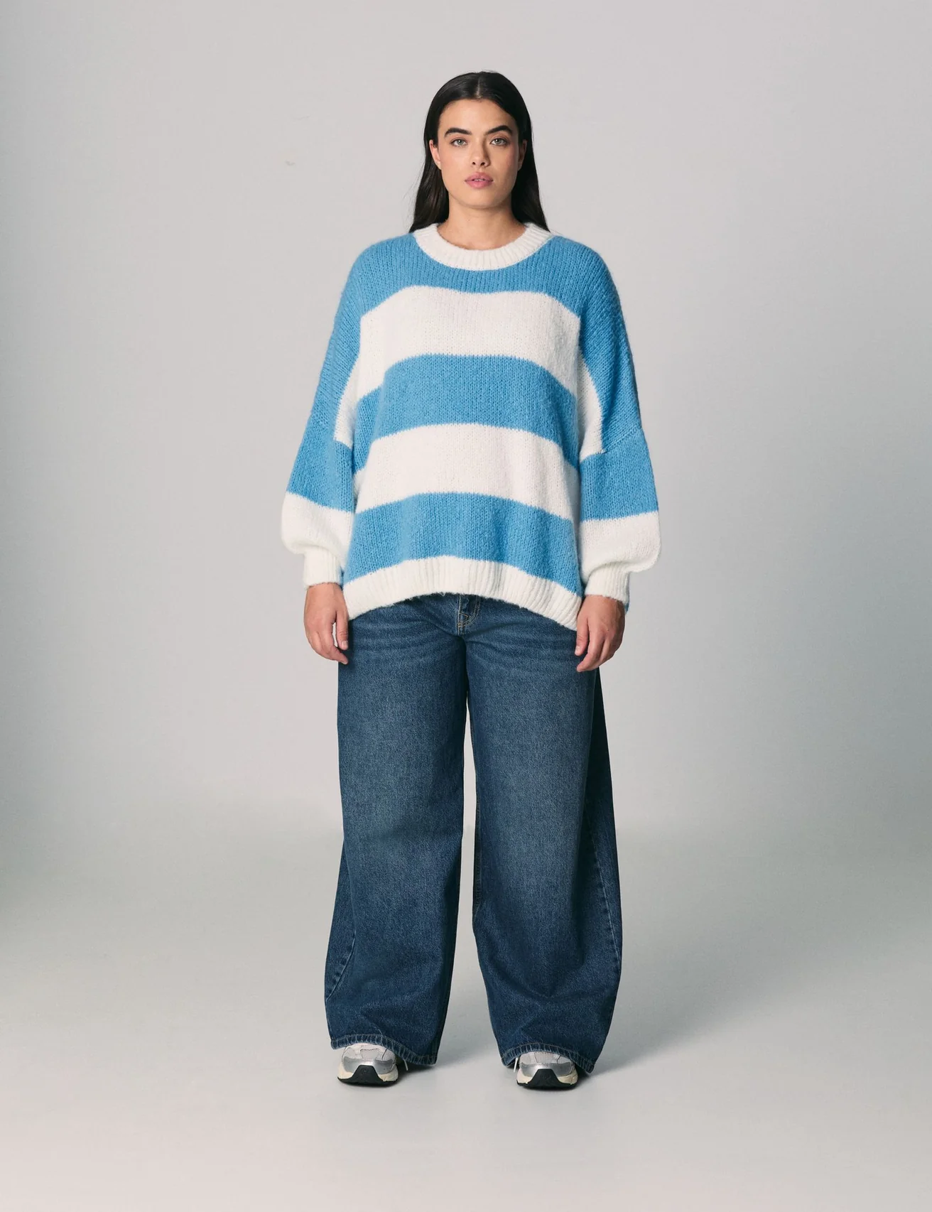 Pull oversize à rayures en mélange de laine bleu azur