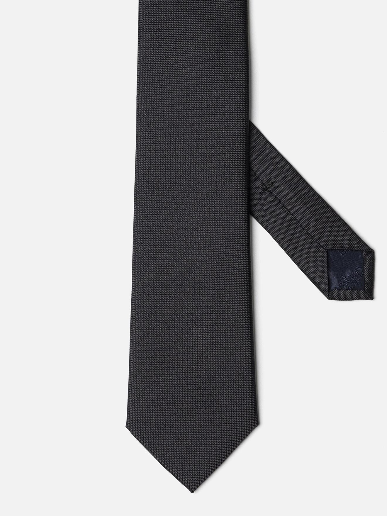 Cravate en micro natté de soie anthracite