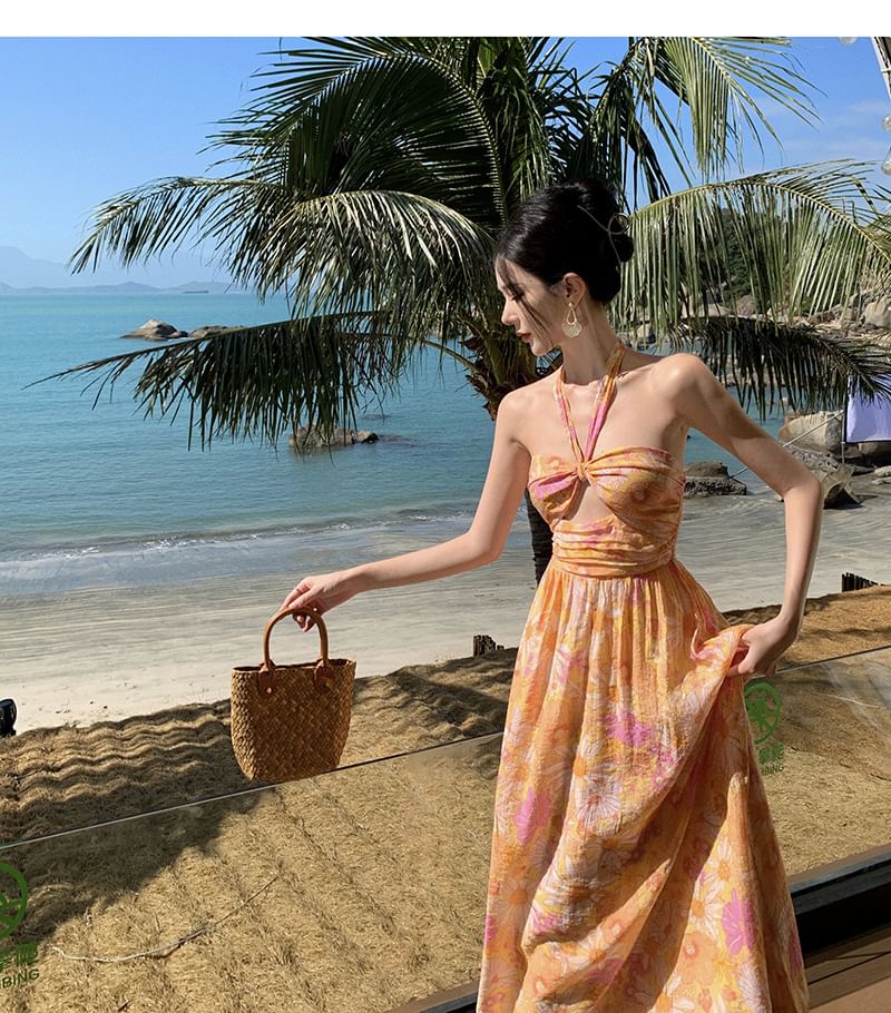 Egsy - Halterhals maxi-zonjurk met bloemenprint