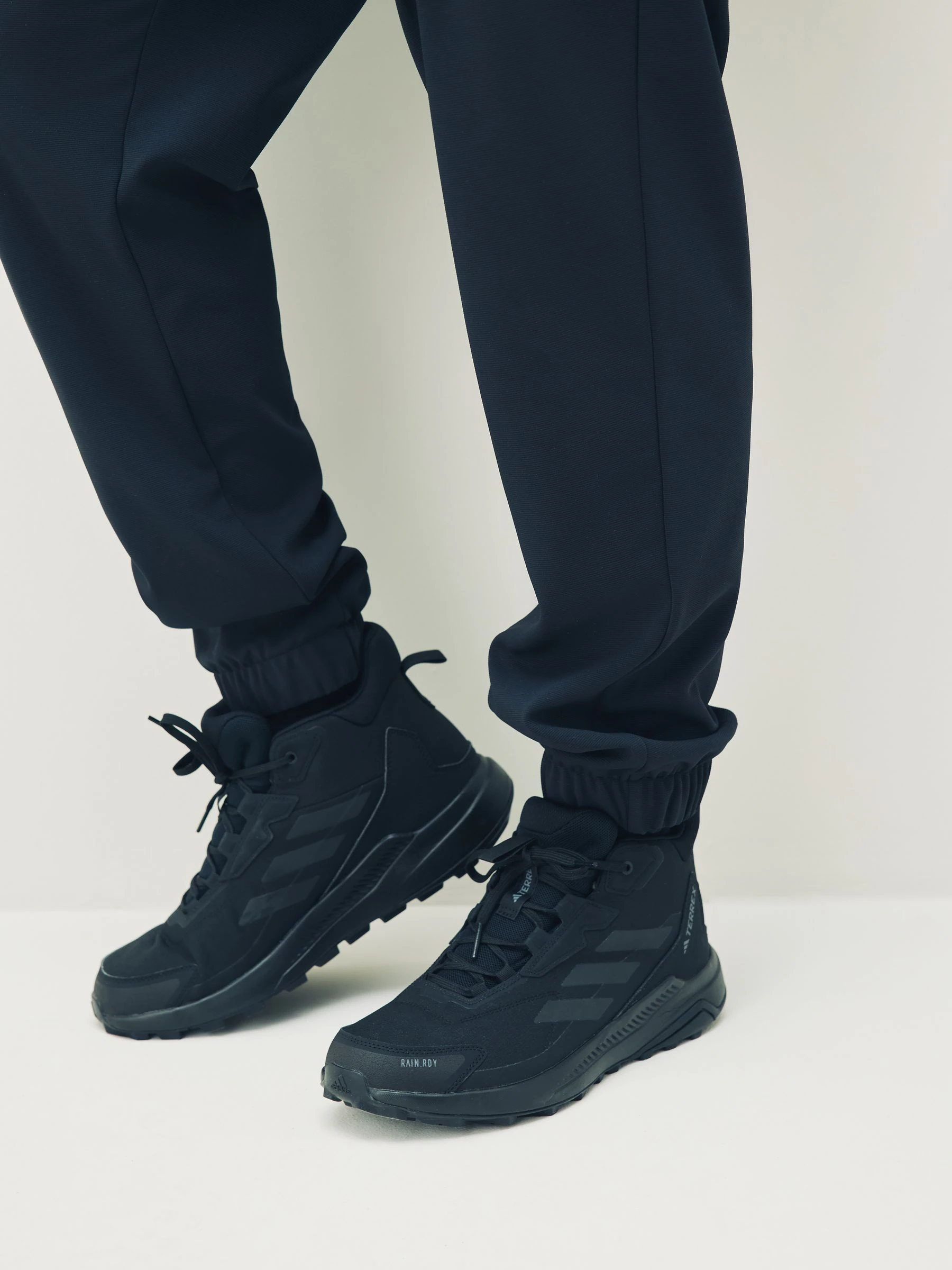 Zwart - adidas Terrex Terrex Anylander Mid Rain.Rdy Hiking Trainers
