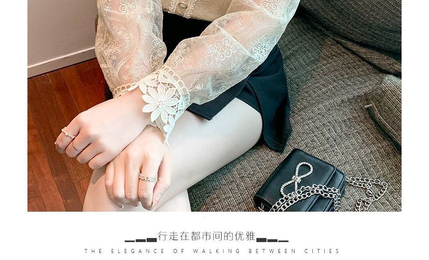 Isaaca - Blouse met lange mouwen en col, imitatieparels en kanten afwerking van chiffon