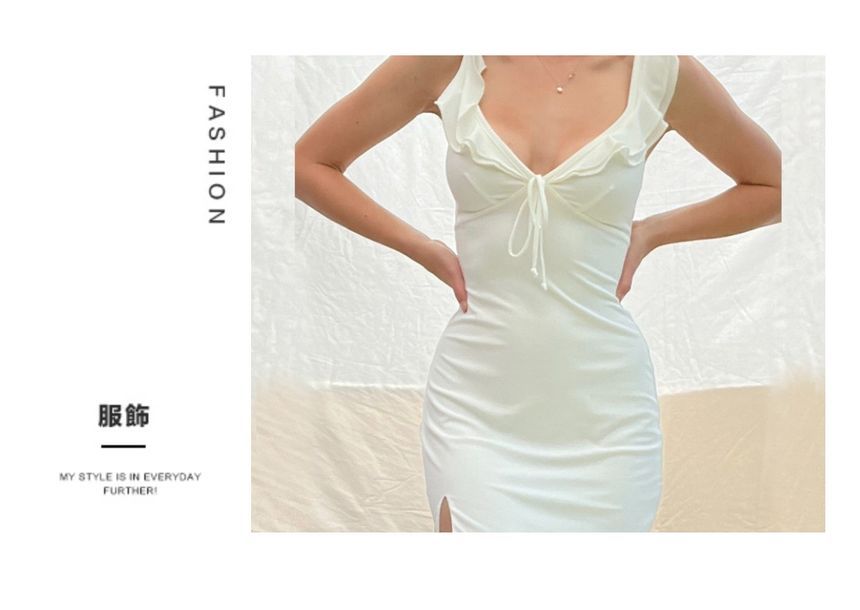 KUMI - Mouwloze V-hals, effen geplooide mini-jurk met split