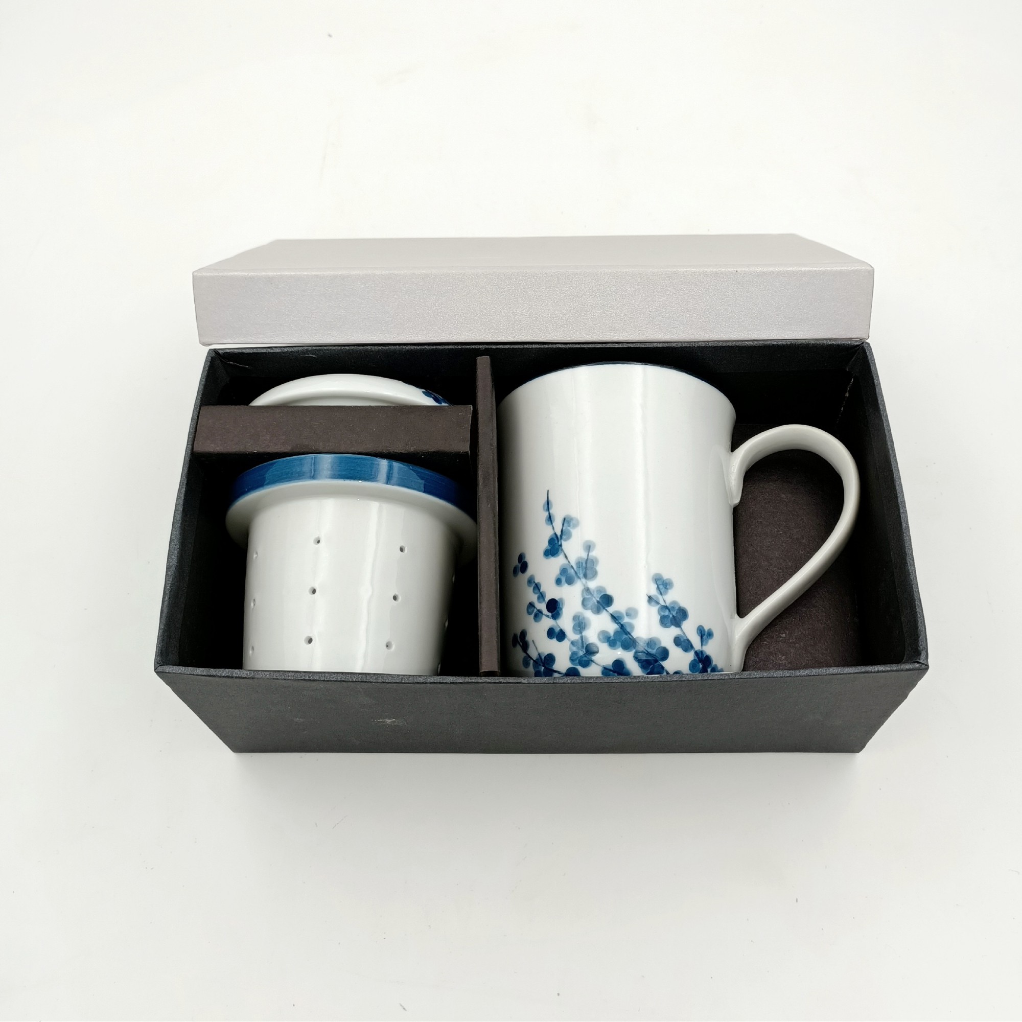 Teetasse 'Meadow' mit Teesieb, weiß/blau, H 13,5 cm, Ø 8,5 cm zu 12,80