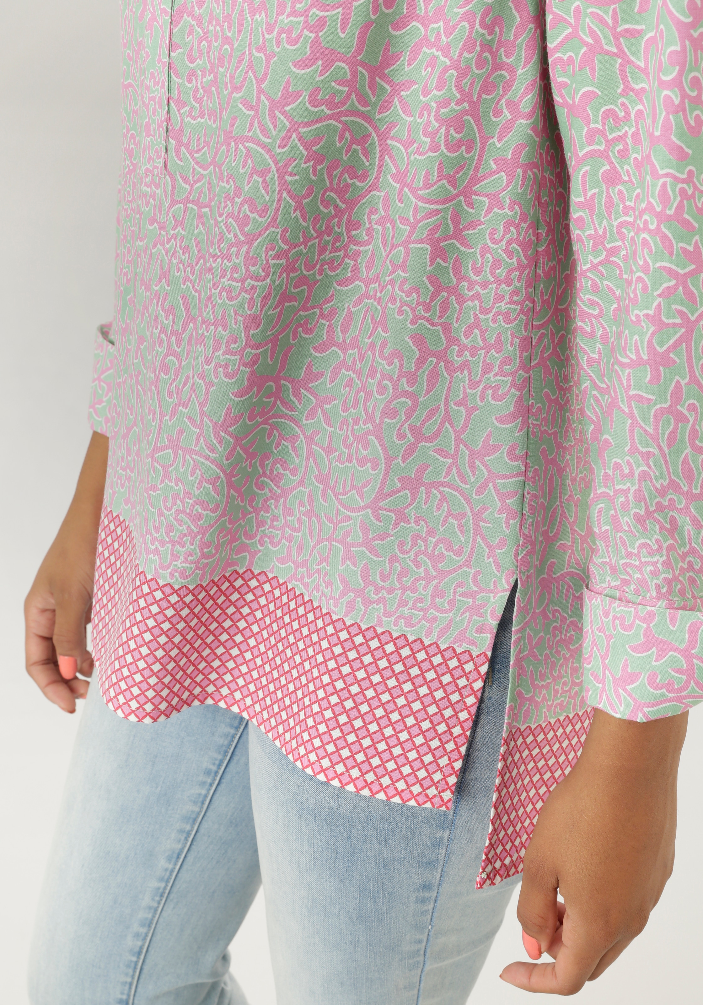 Aniston SELECTED Longbluse , mit Rankenmusterung und Bordürendruck am Saum