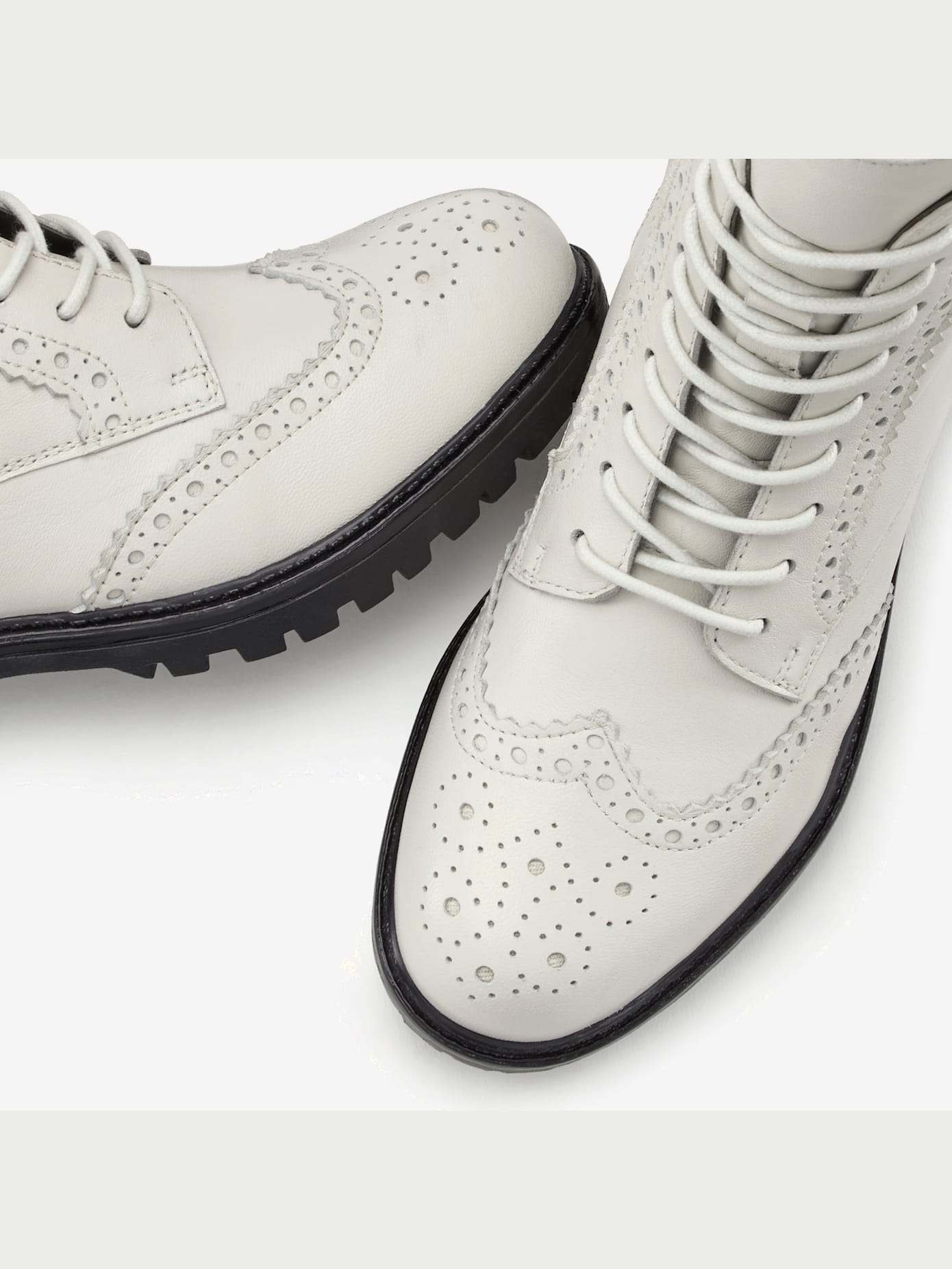 Bottines à lacets en cuir doux