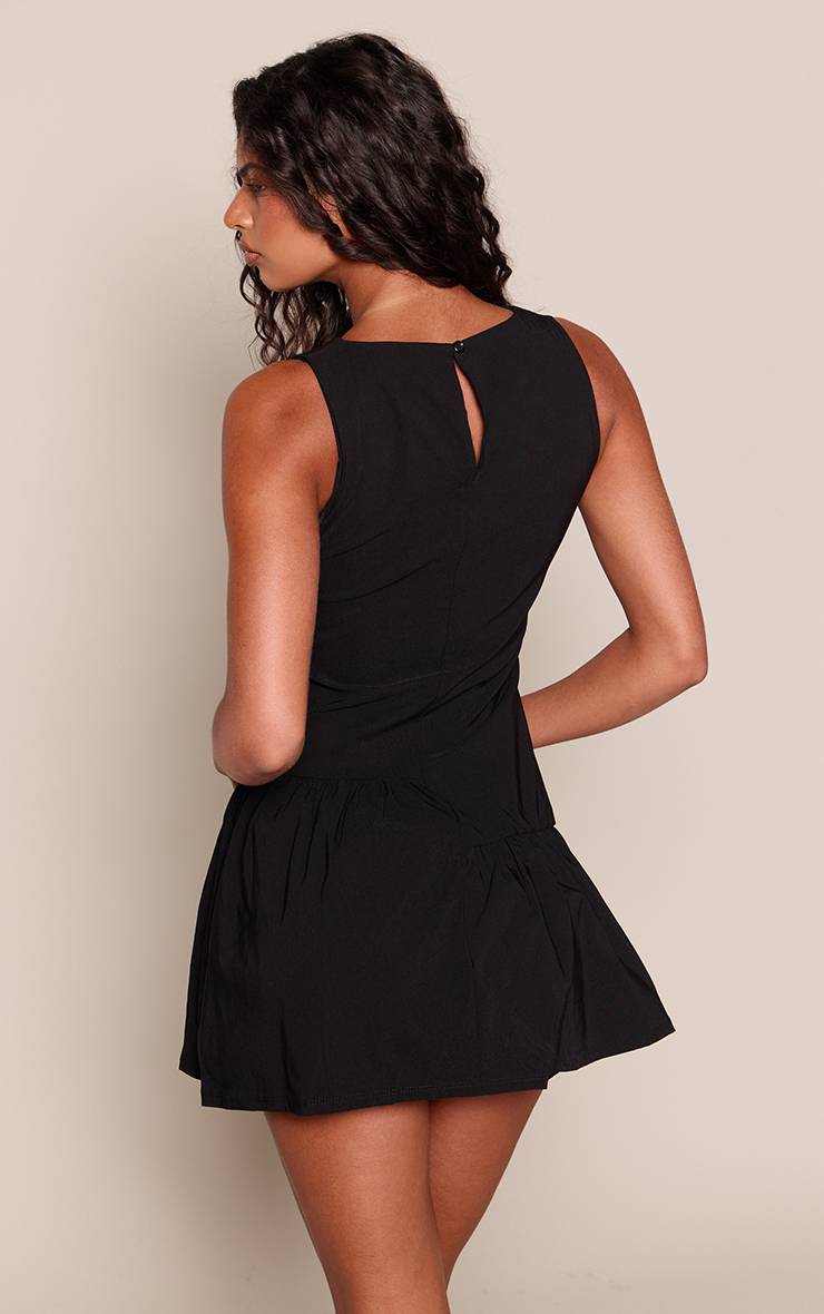 Noir Robe Trapèze Asymétrique En Tissu Stretch Avec Boutonnage