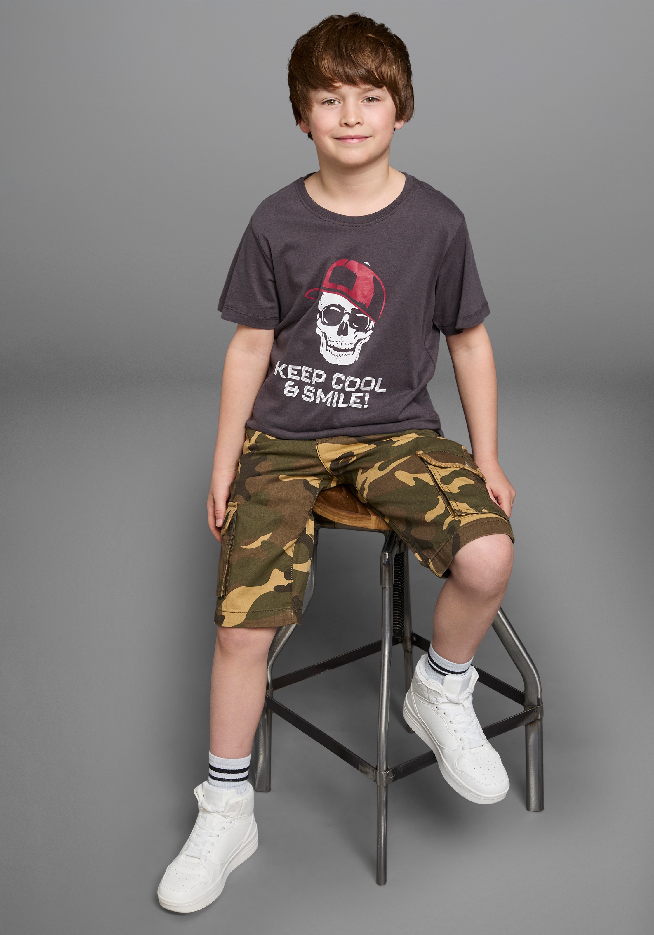 KIDSWORLD T-Shirt »Mit Sprüche-Print: KEEP COOL...«, kurzärmelig,  basic geschnitten,  Rundhalsausschnitt,  aus Baumwolle