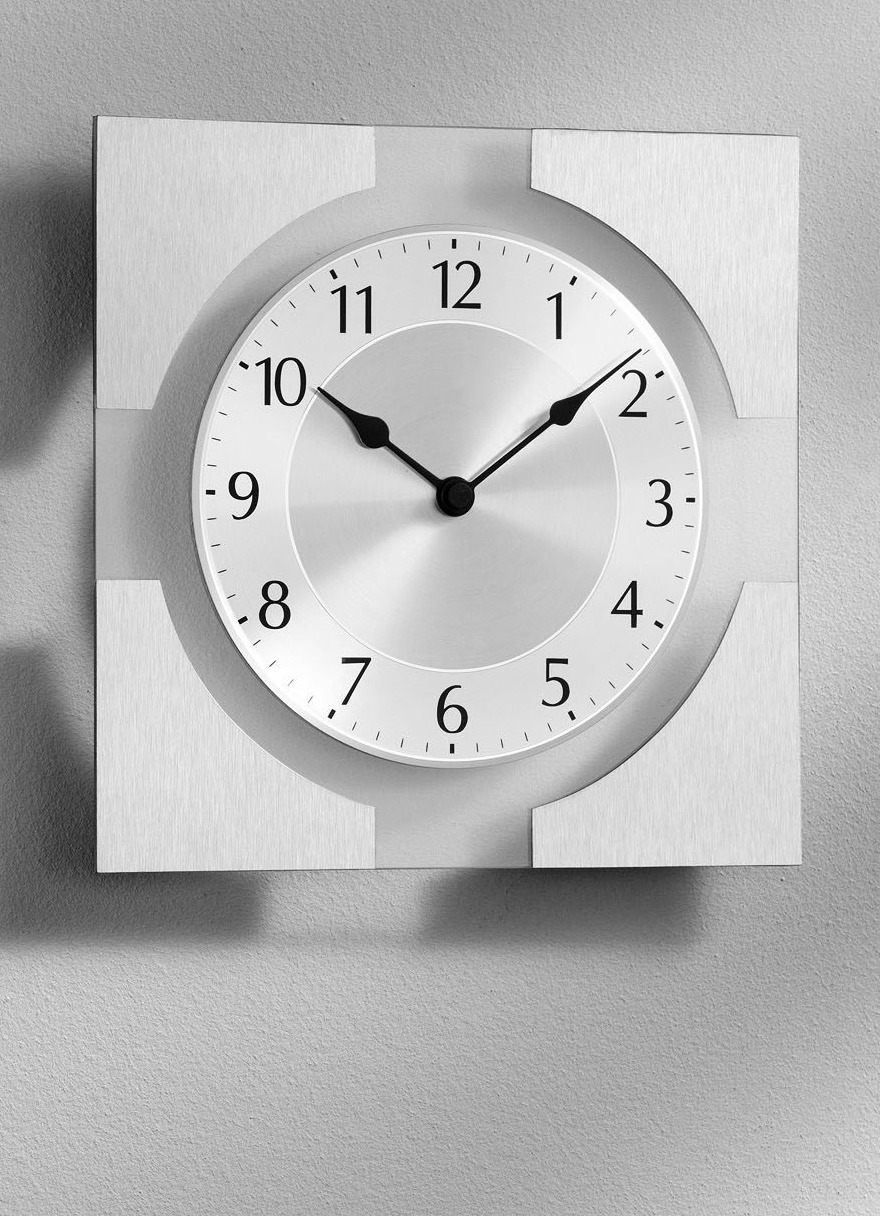 Wanduhr aus Glas mit Funkuhrwerk