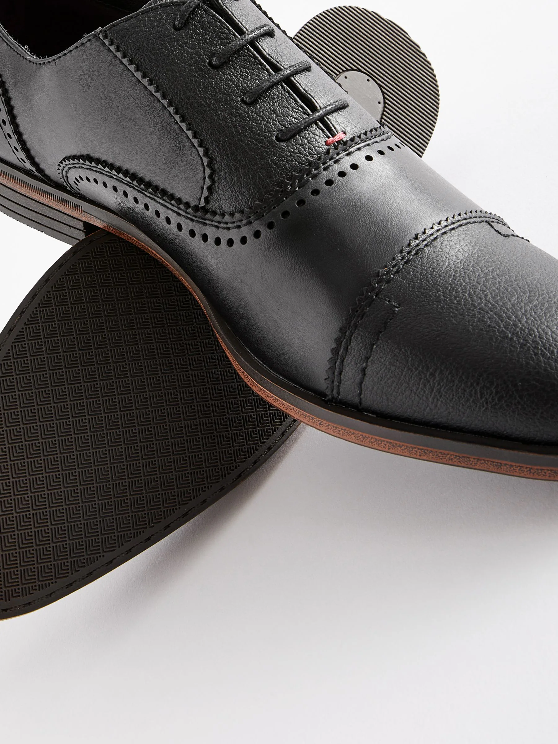 Zwart - Oxford-schoenen met neusstuk