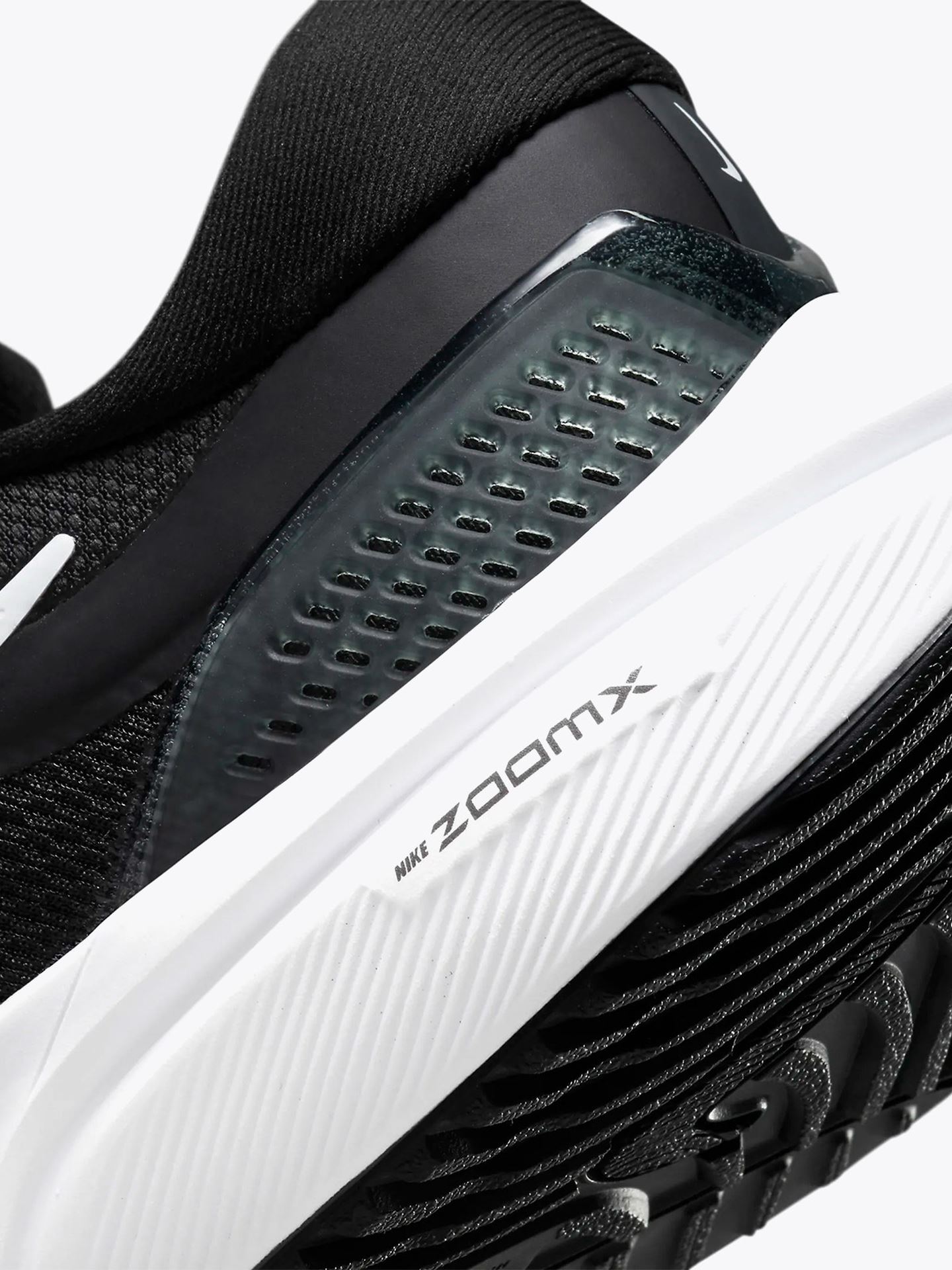 Air Zoom Vomero 16