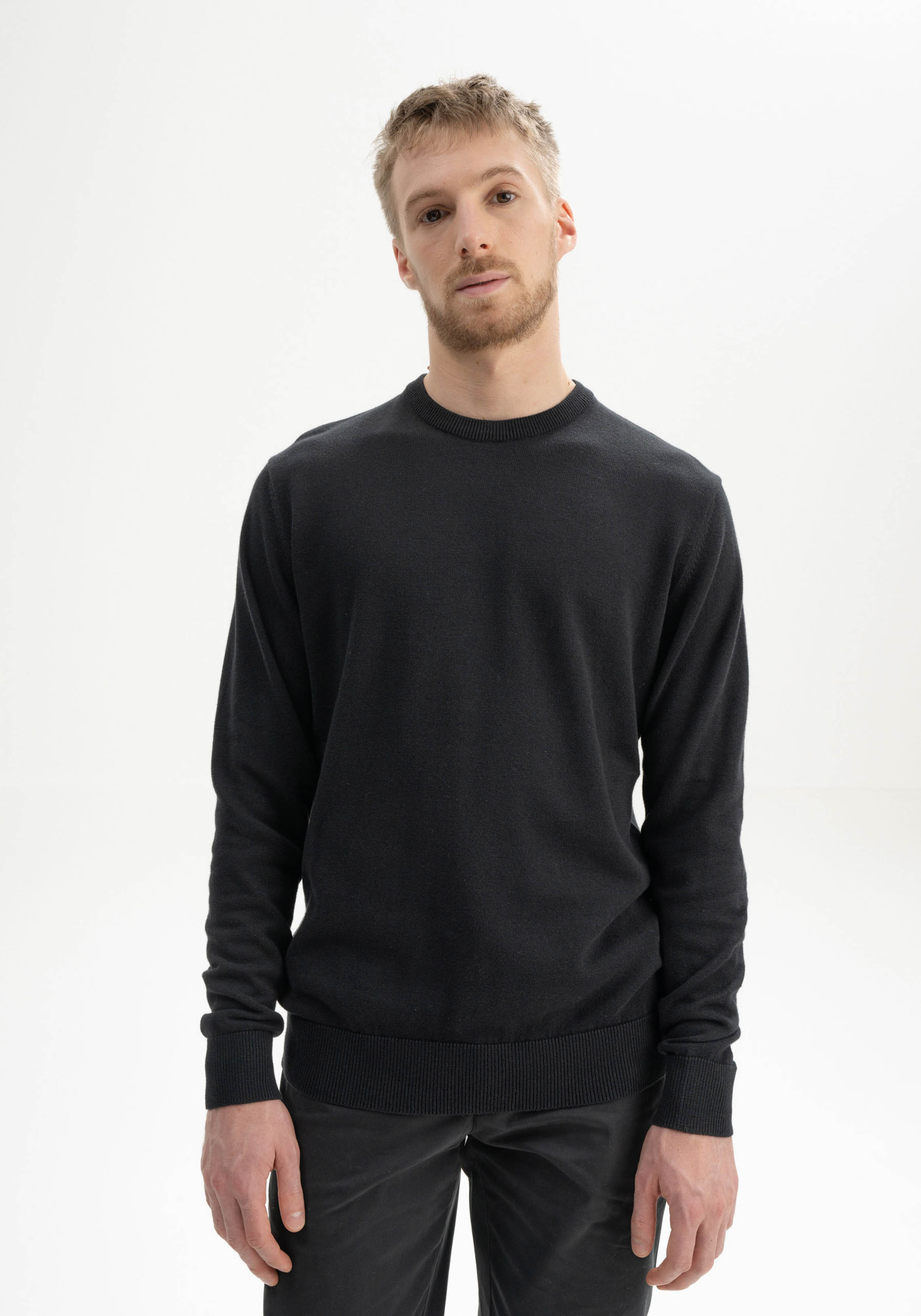 Mela Feinstrickpullover Himal Schwarz