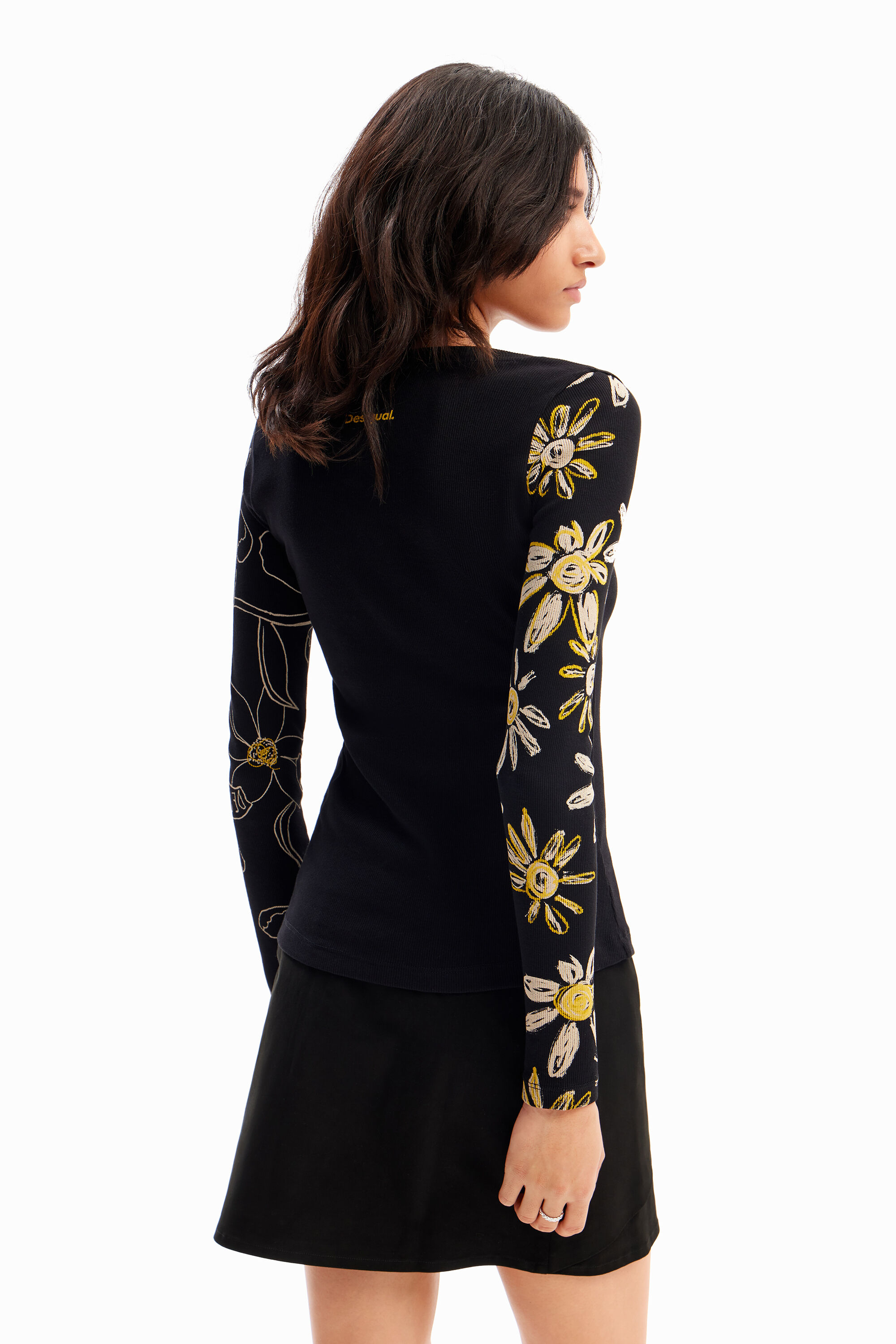 Camiseta floral canelada