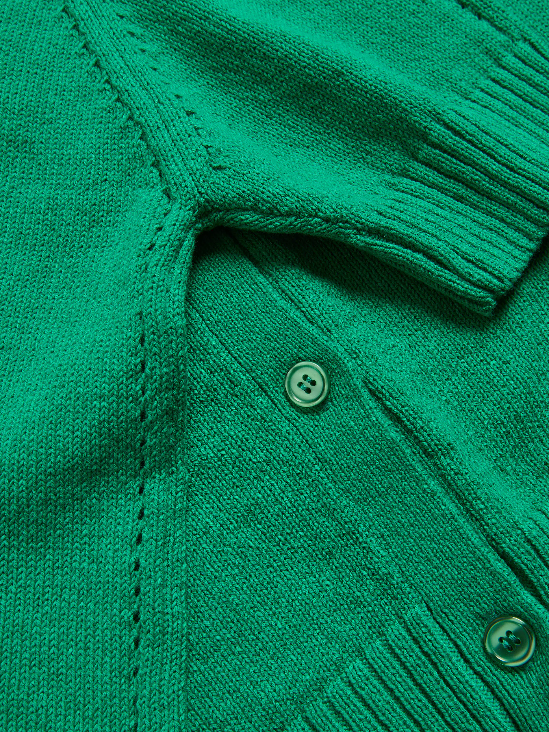 Kurzärmlige Strickjacke