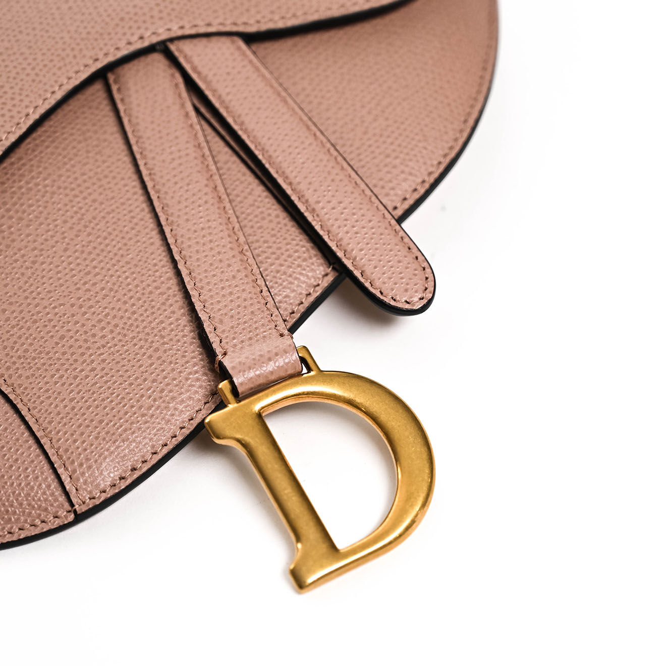 Dior Sac ceinture Saddle en Cuir rose - Neuf avec étiquette - L.19 cm