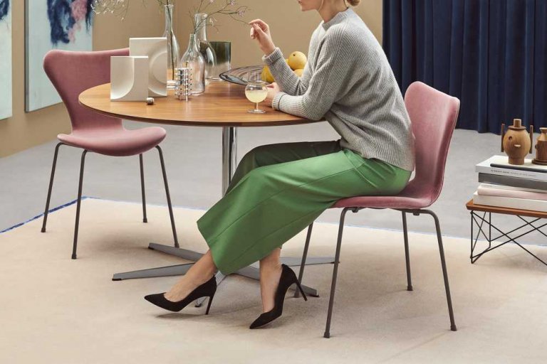Fritz Hansen Vlinderstoel Series 7 stoel velvet Dark Plum