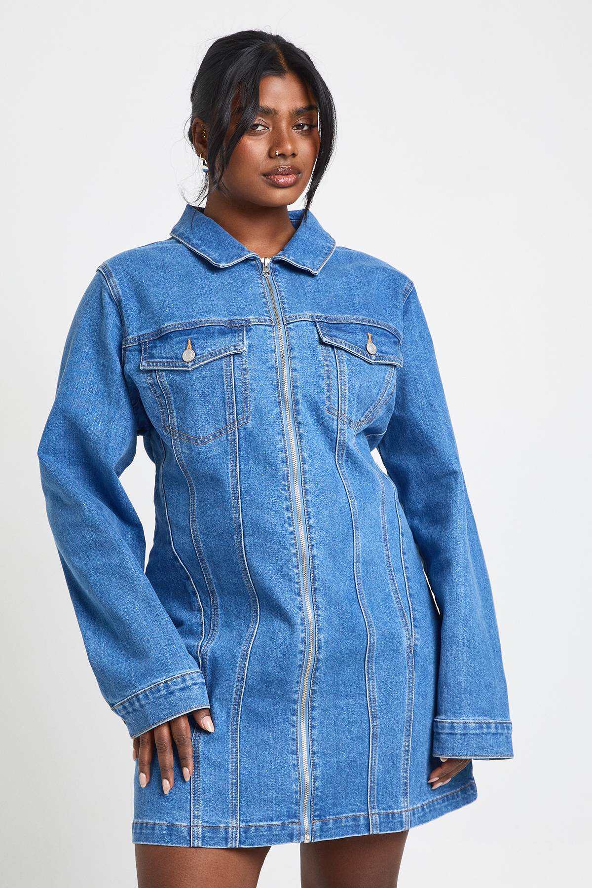 boohoo Robe Droite en Denim Grande Taille avec Fermeture Éclair