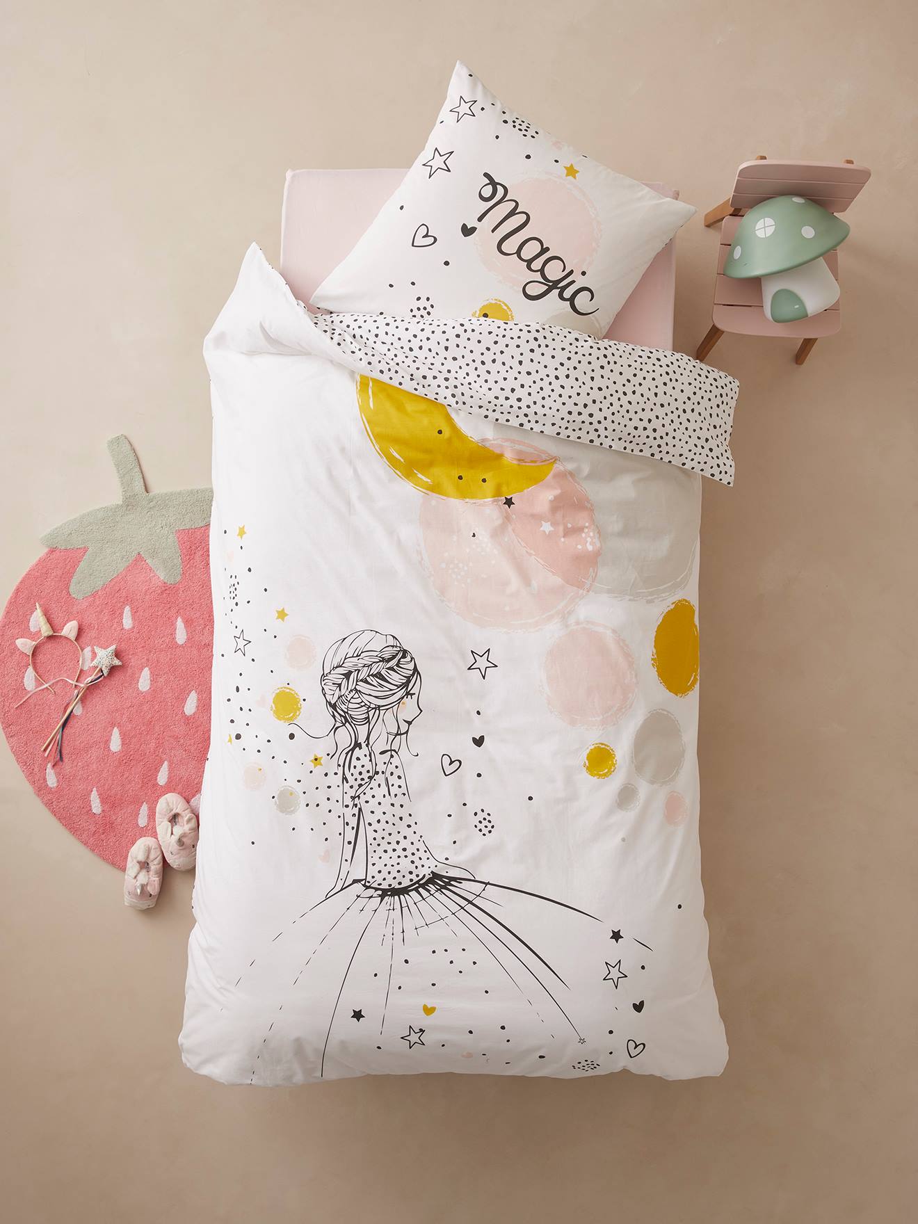 Conjunto infantil Magicouette® Princesa e Bolinhas, branco claro liso com motivos.