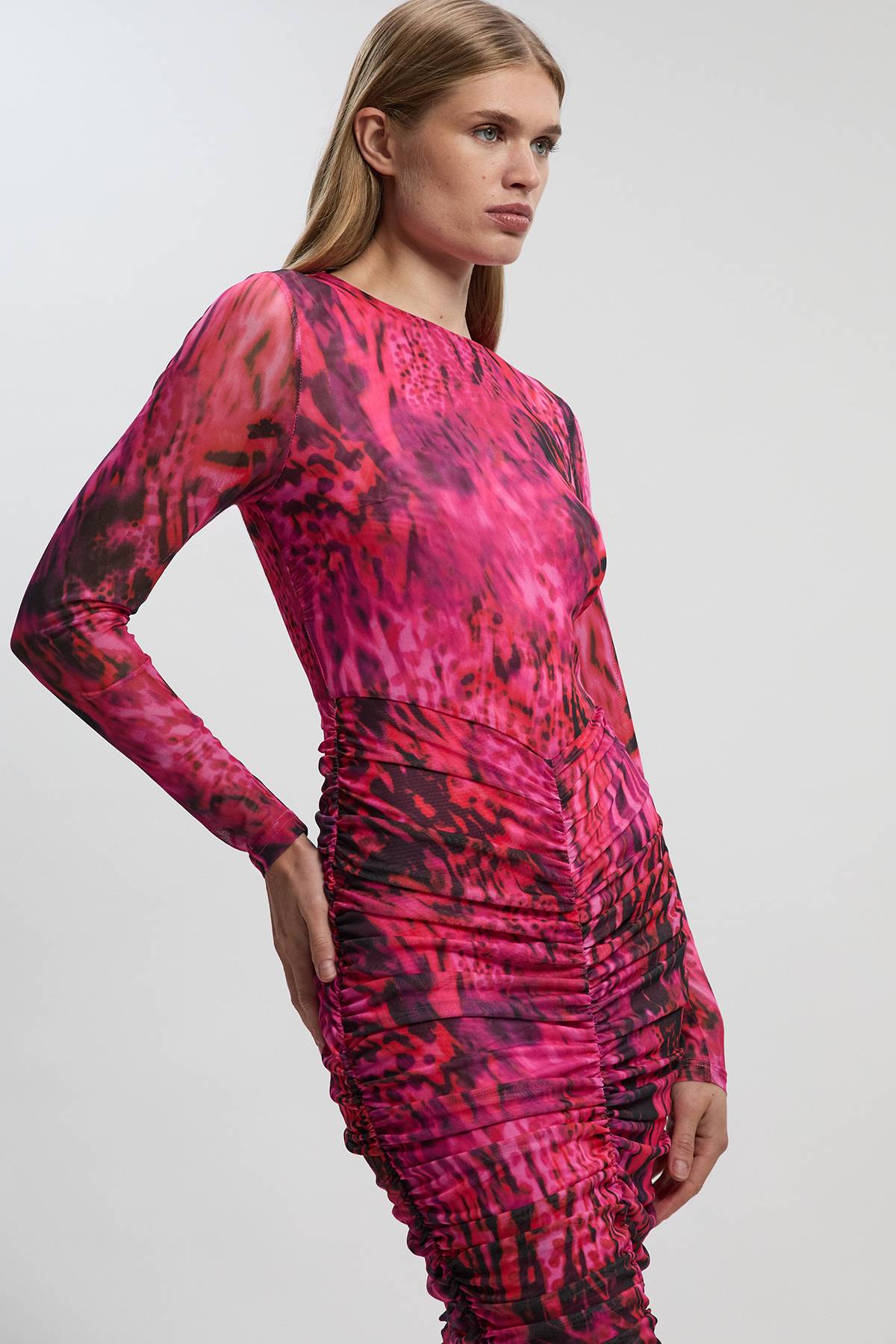 KarenMillen Robe Longue en Maille Froncée à Imprimé Animalier