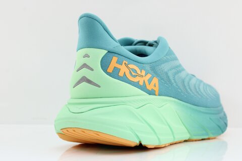 HOKA Arahi 6
