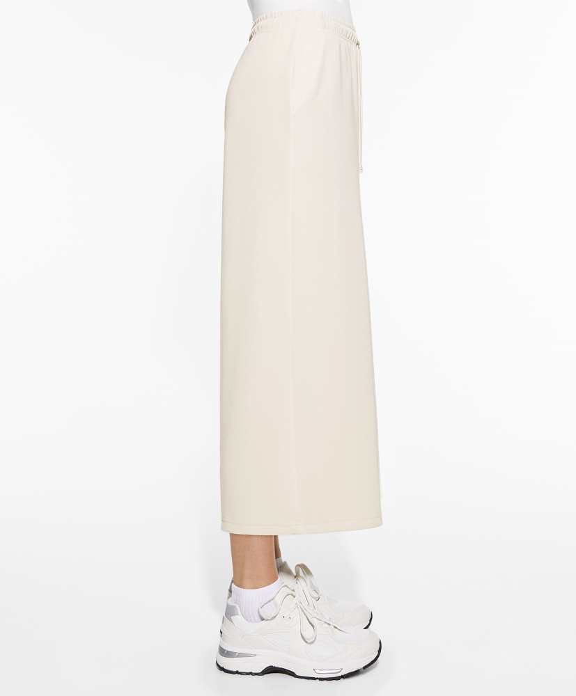 Calça cropped de pernas largas em modal macio ao toque