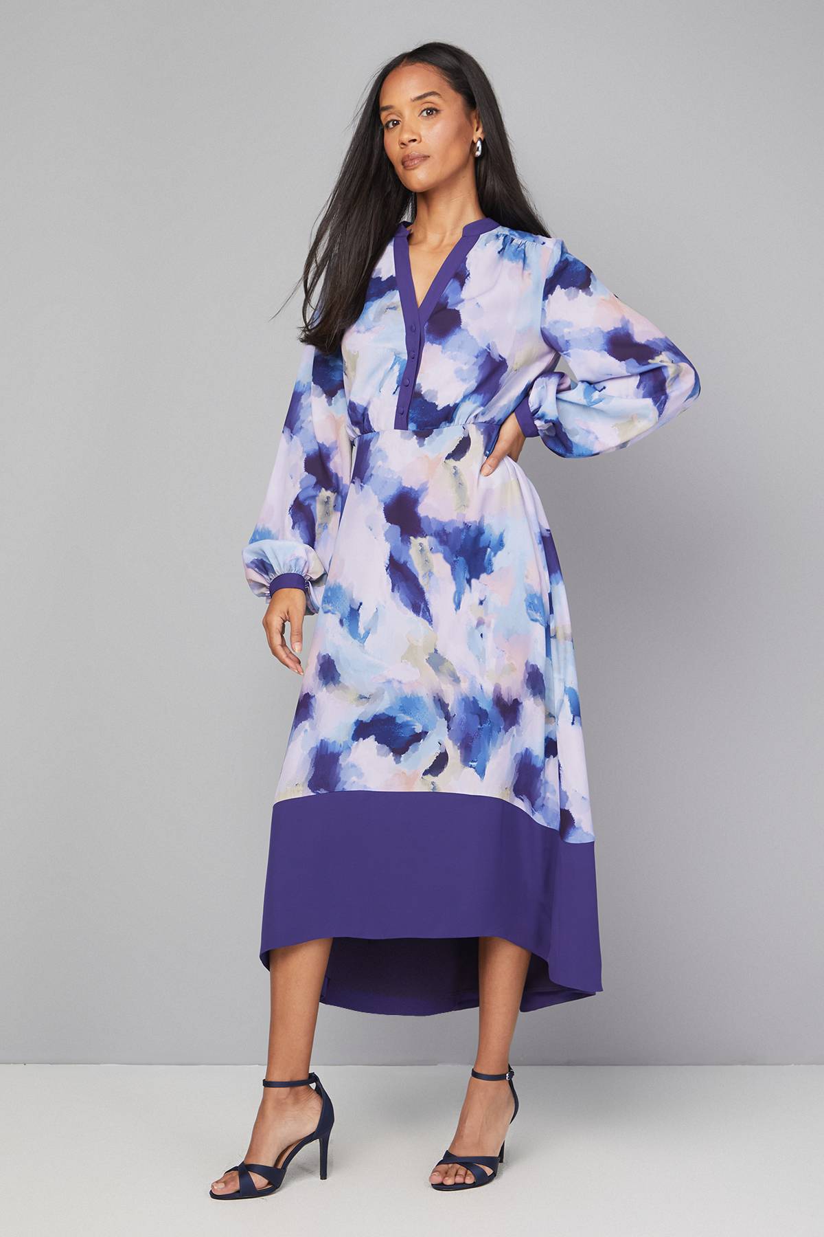 Wallis Robe Midi Abstraite Ceinturée à Contraste