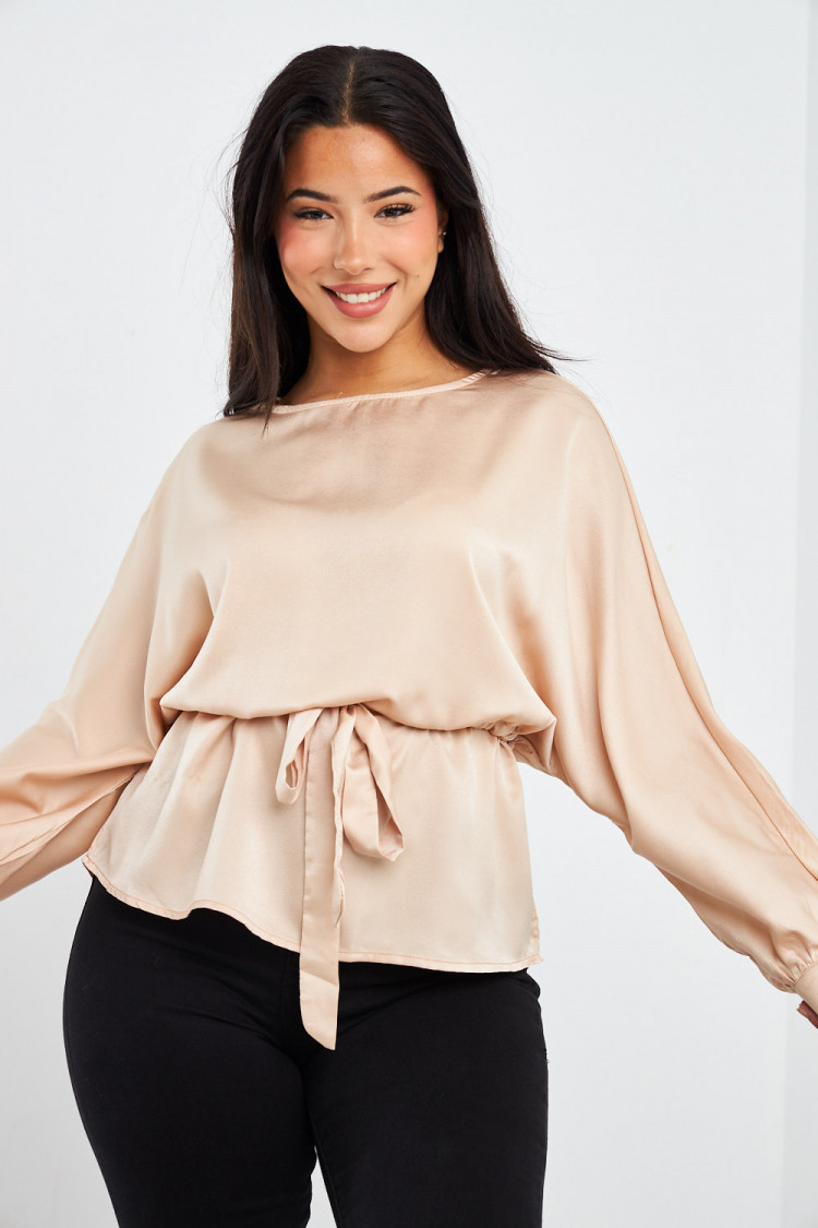 Blouse beige ceinturée